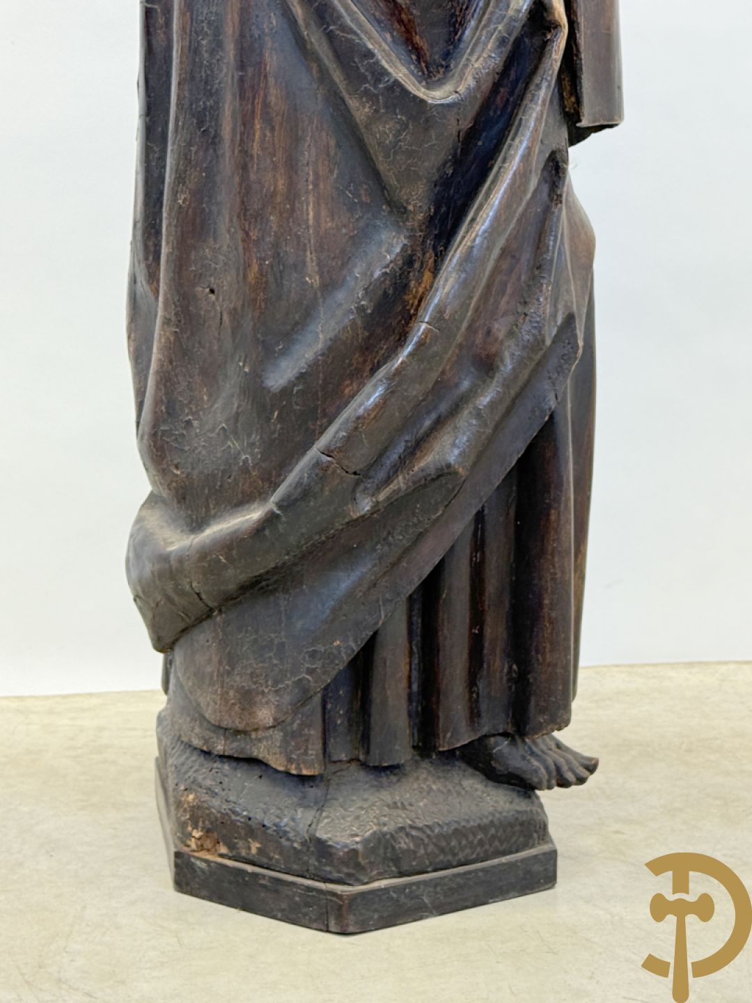 Vlaamse houtsculptuur van apostel, 18e