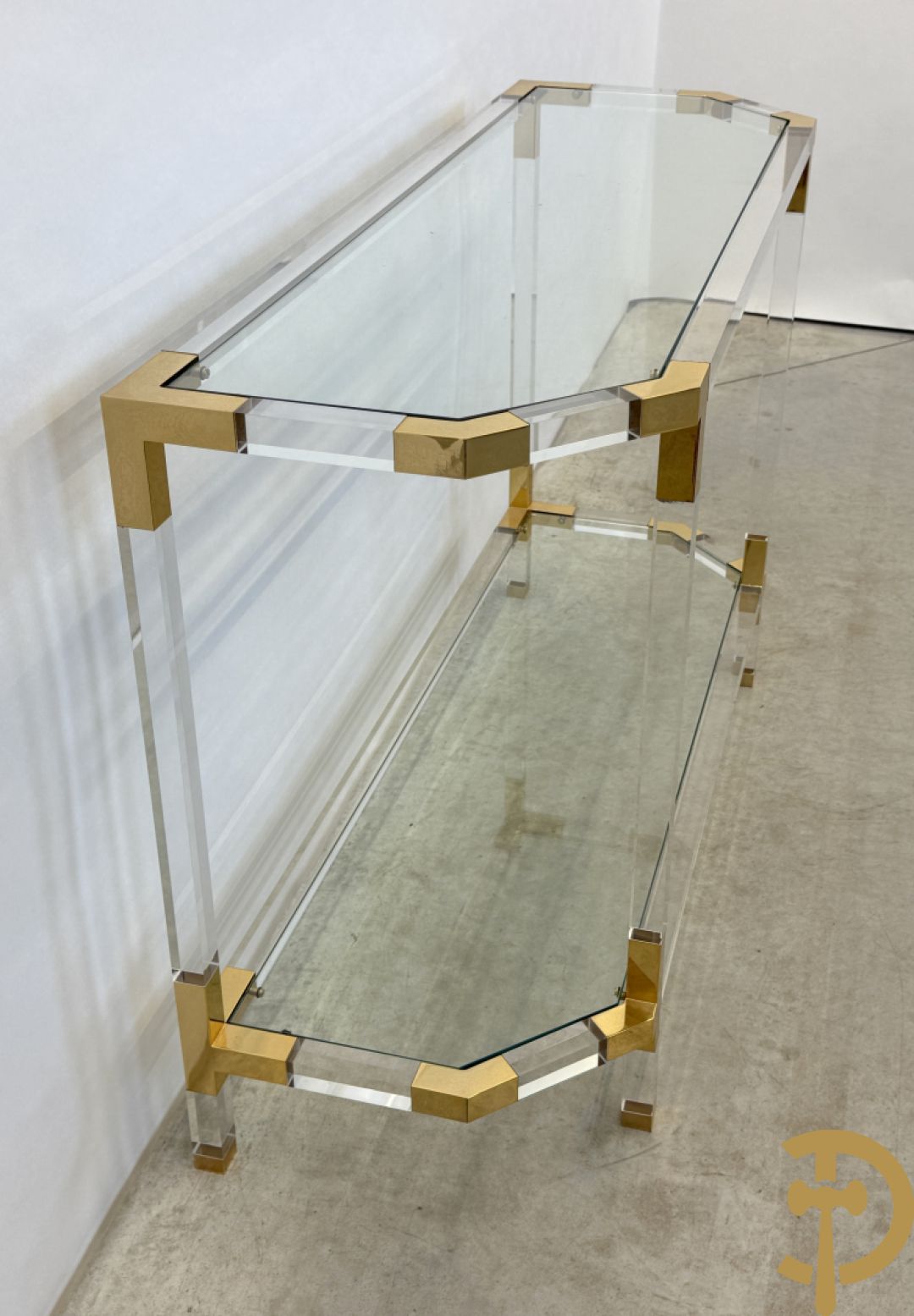 Twee plexi wandtafels met koperen ornamenten, jaren 