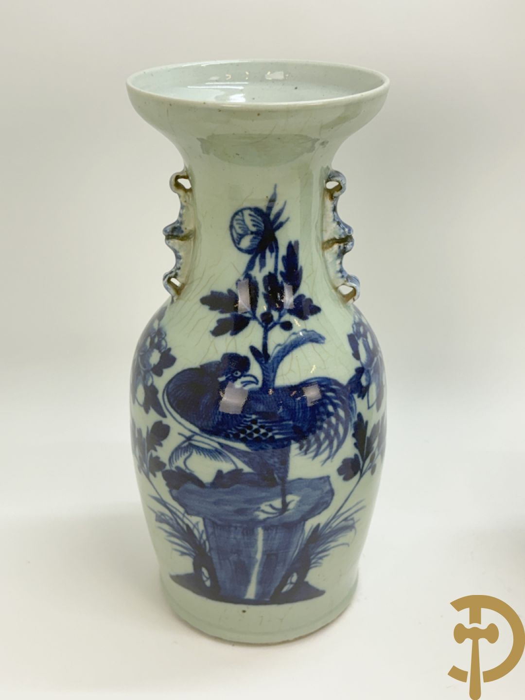 Paar Chinese porseleinen blauw/wit vazen met bloemendecor