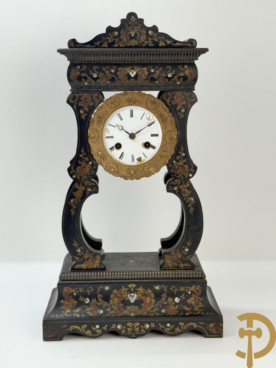 Napoleon III pendule met koper- en parelmoerinleg