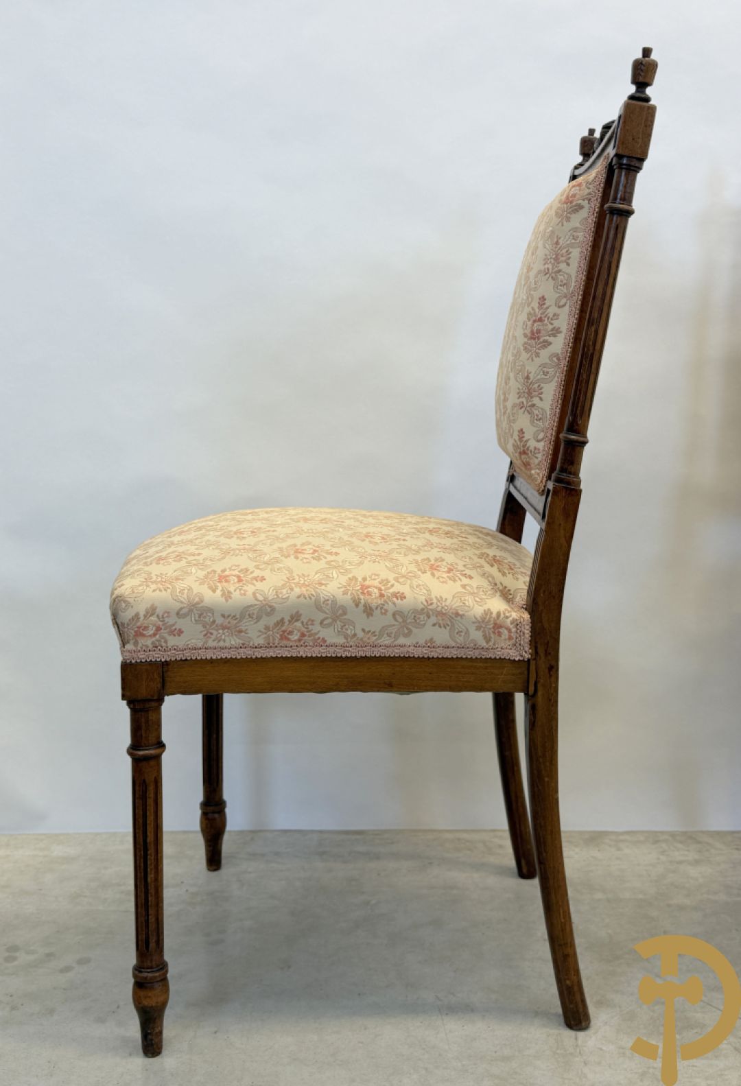 Louis XVI salonensemble bestaande uit canapé, 2 armzetels en 4 stoelen