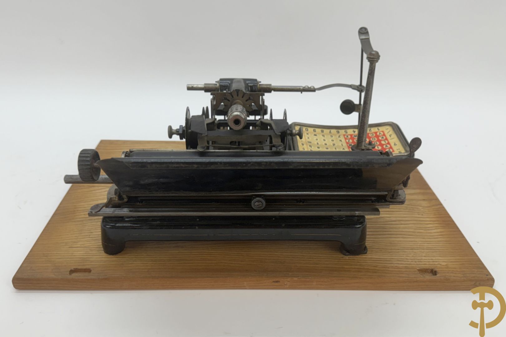 Antieke typmachine AEG Mignon in kist