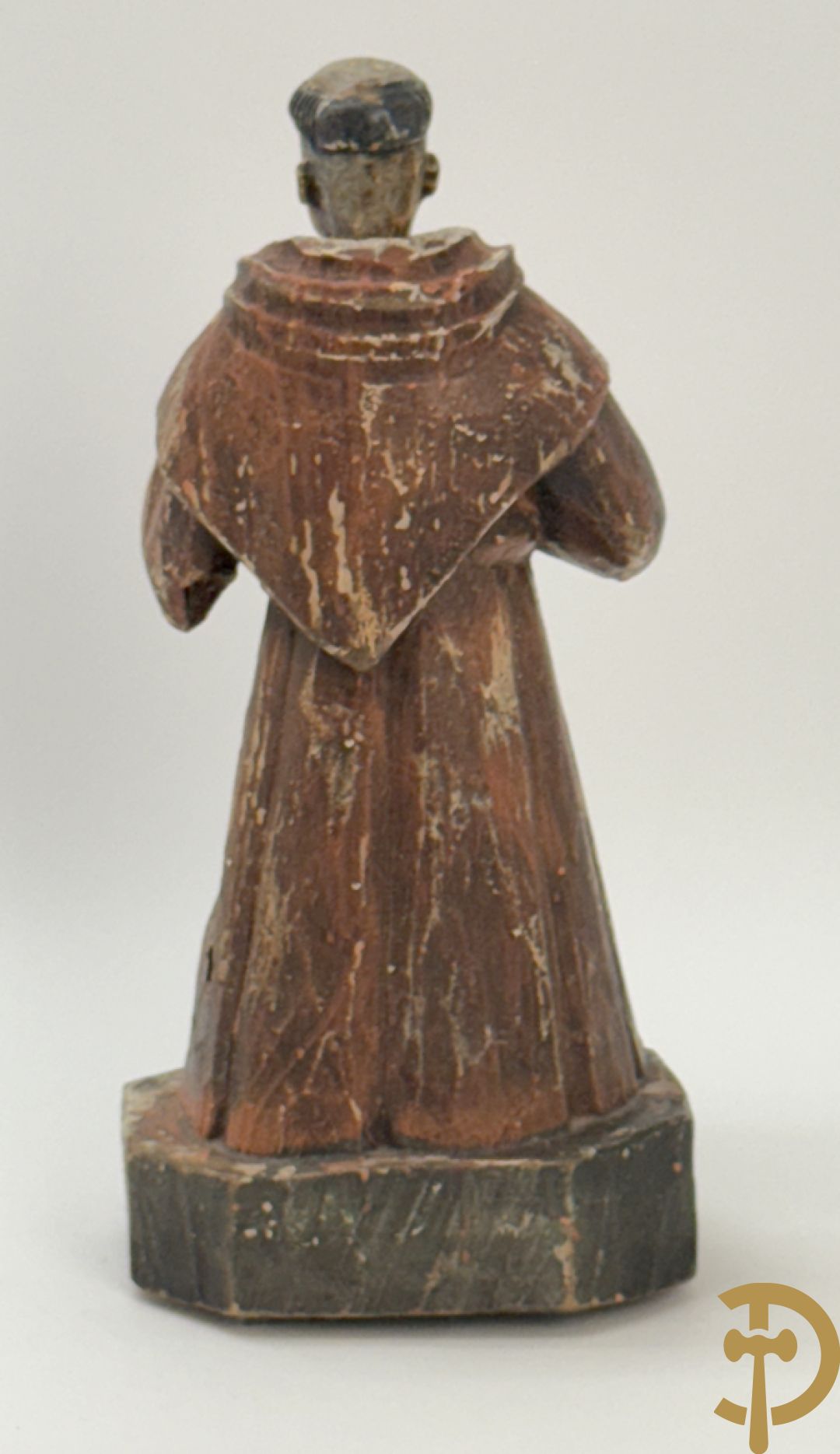 Volkse houtsculptuur van Sint Antonius