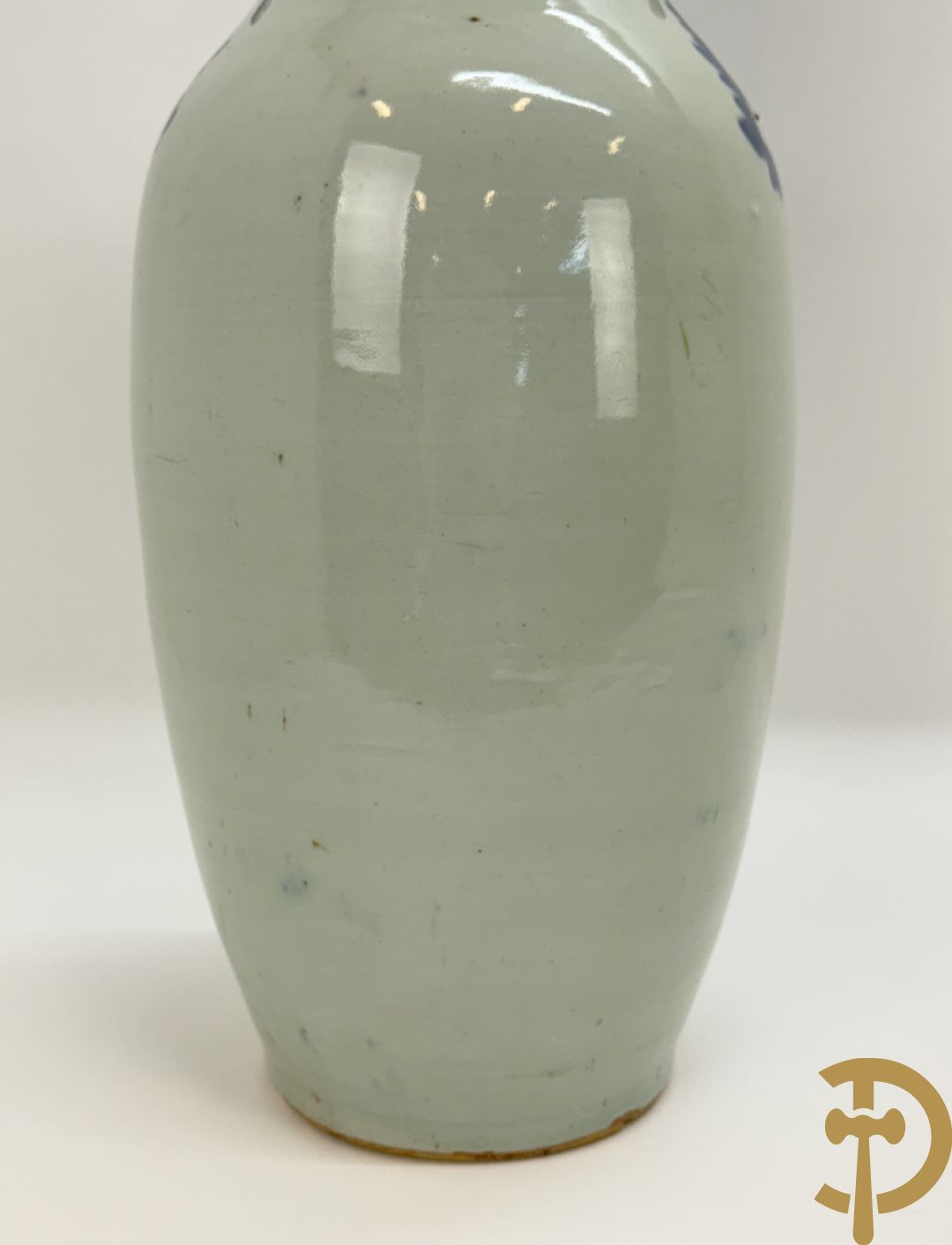 Chinese porseleinen vaas met blauw/wit fenix en bloemendecor
