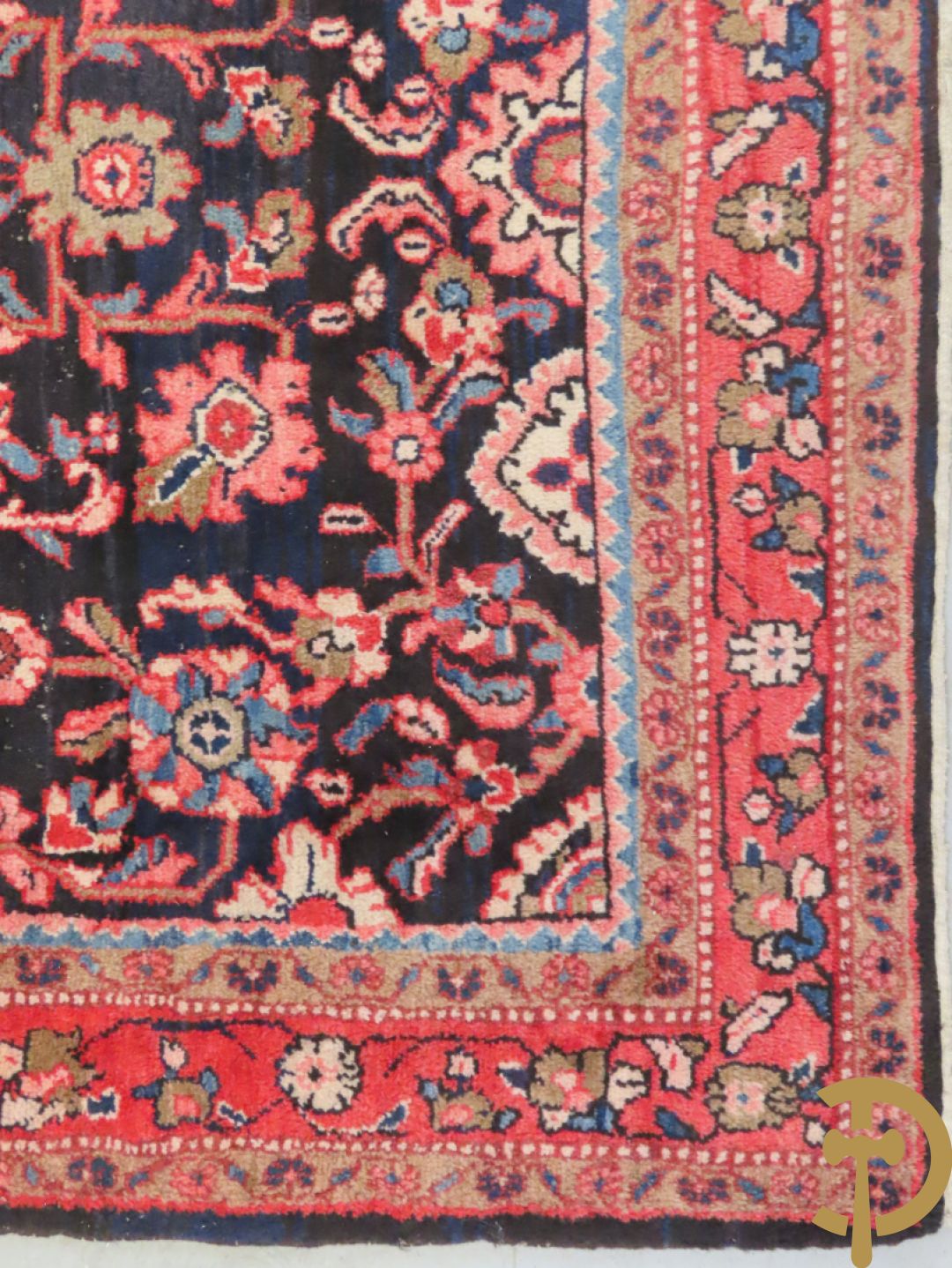 Iranees handgeknoopt tapijt met bloemendecor op blauwe fond, Nanadi