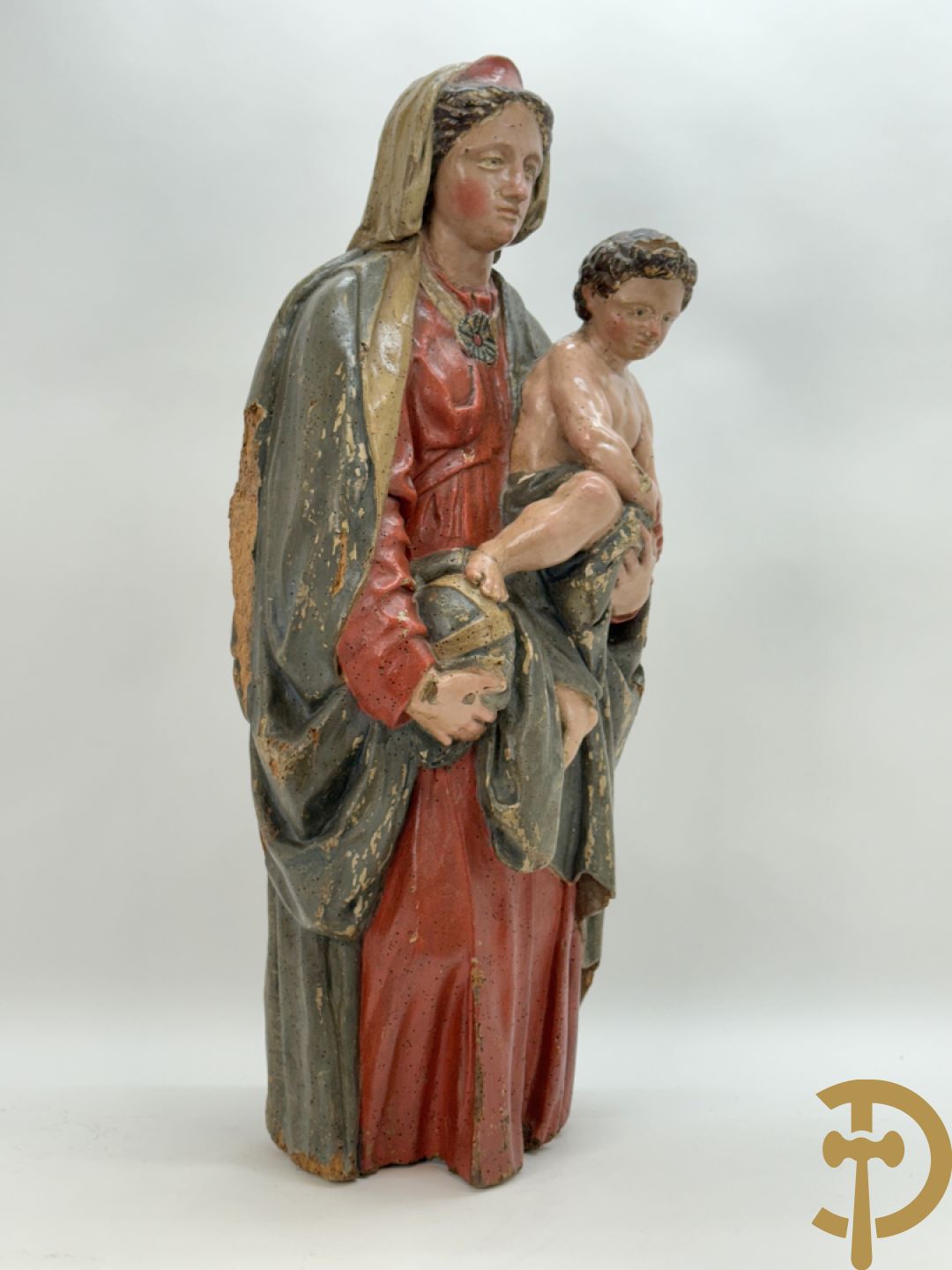 Gepolychromeerde houtsculptuur Madonna met rode jurk en kind, 18e
