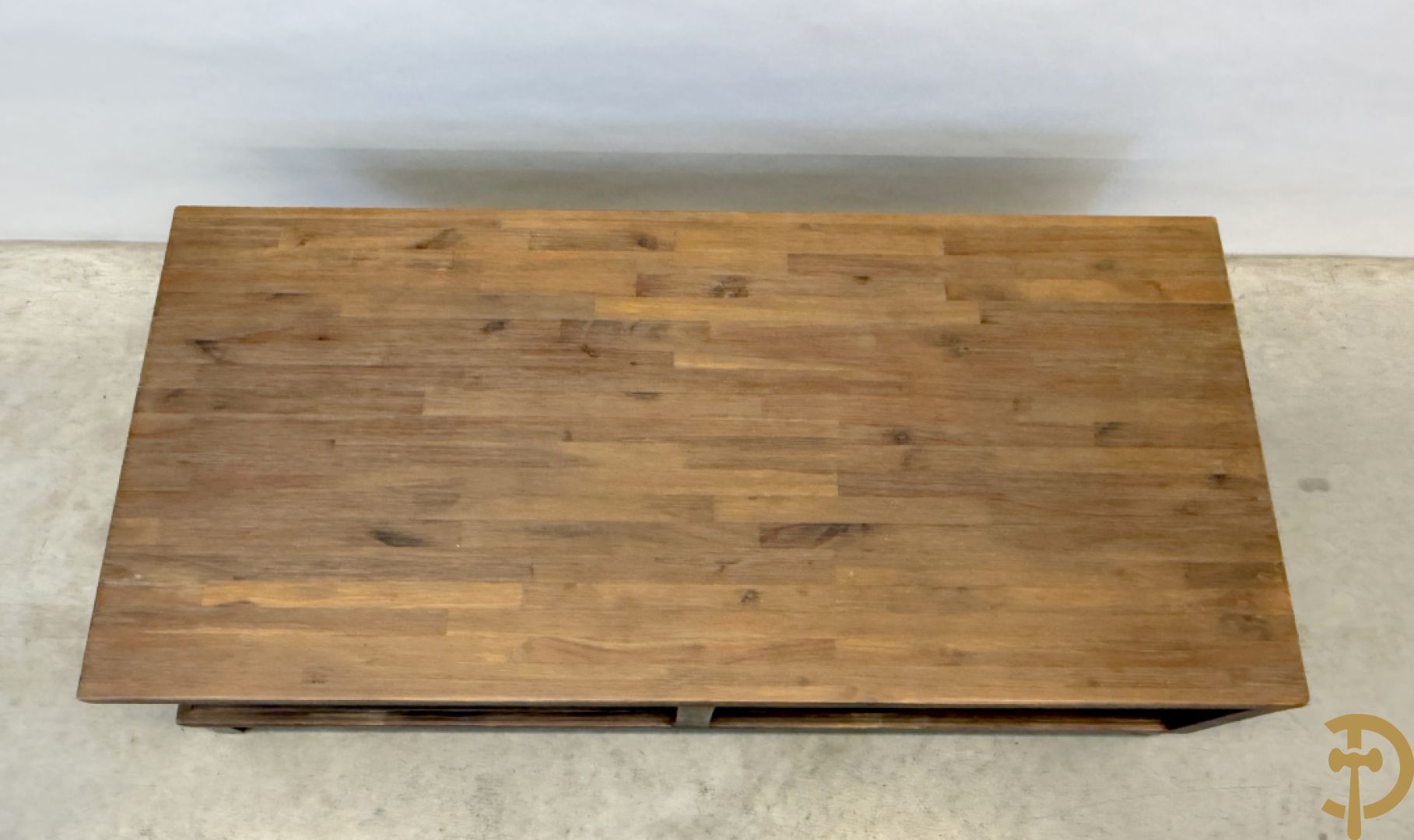 Lage salontafel in teakhout