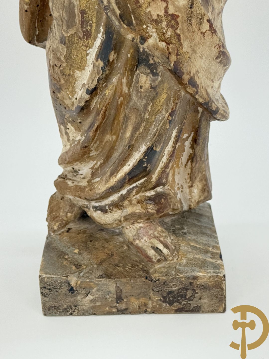 Gepatineerde en gepolychromeerde houtgesculpteerde Madonna, 18e