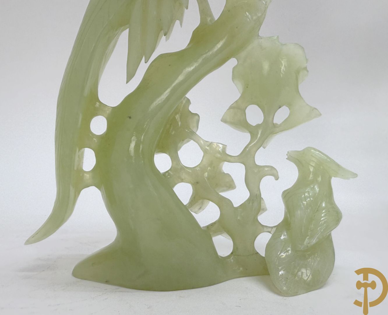 Jadeiet sculptuur van boom met vogels + koppel vogels op bloemen in jadeiet + 2 vogels op tak in jadeiet