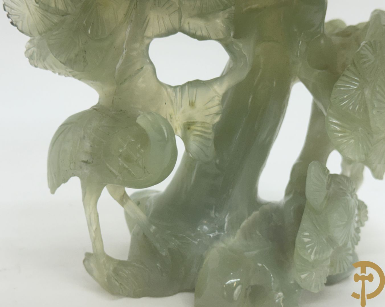 Jadeiet sculptuur van boom met vogels + koppel vogels op bloemen in jadeiet + 2 vogels op tak in jadeiet