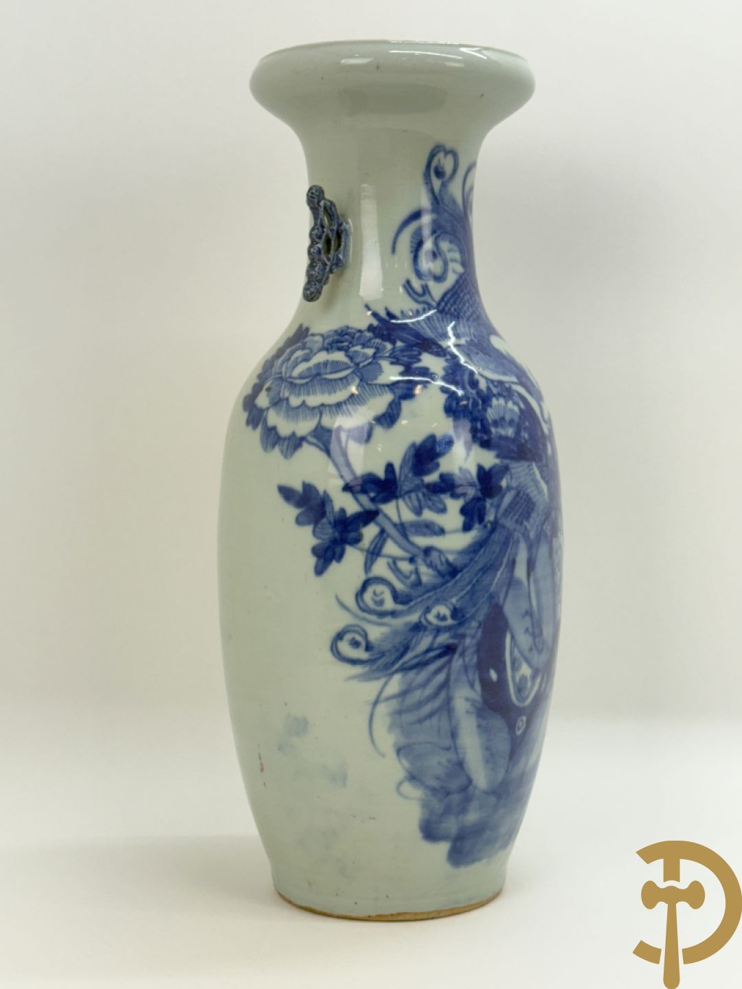 Chinese porseleinen vaas met blauw/wit fenix en bloemendecor