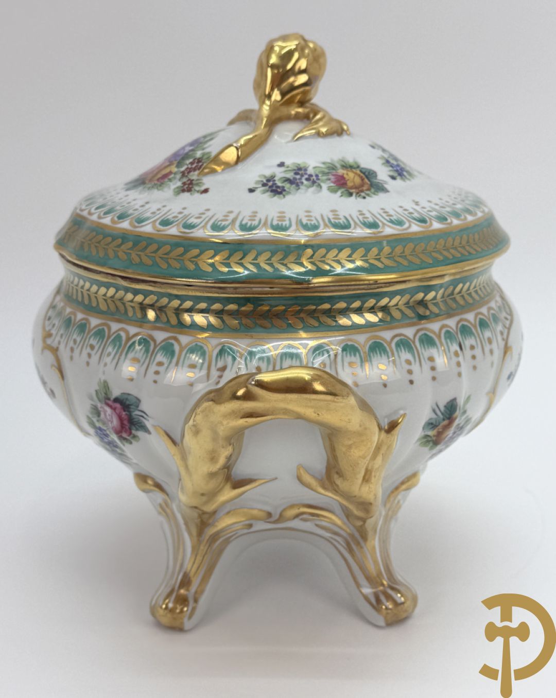 Milieu de table met vergulde ornamenten en bloemendecor op onderschaal, Limoges France gemerkt