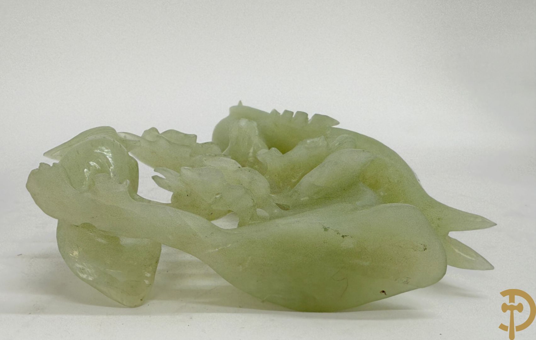 Jadeiet sculptuur van boom met vogels + koppel vogels op bloemen in jadeiet + 2 vogels op tak in jadeiet