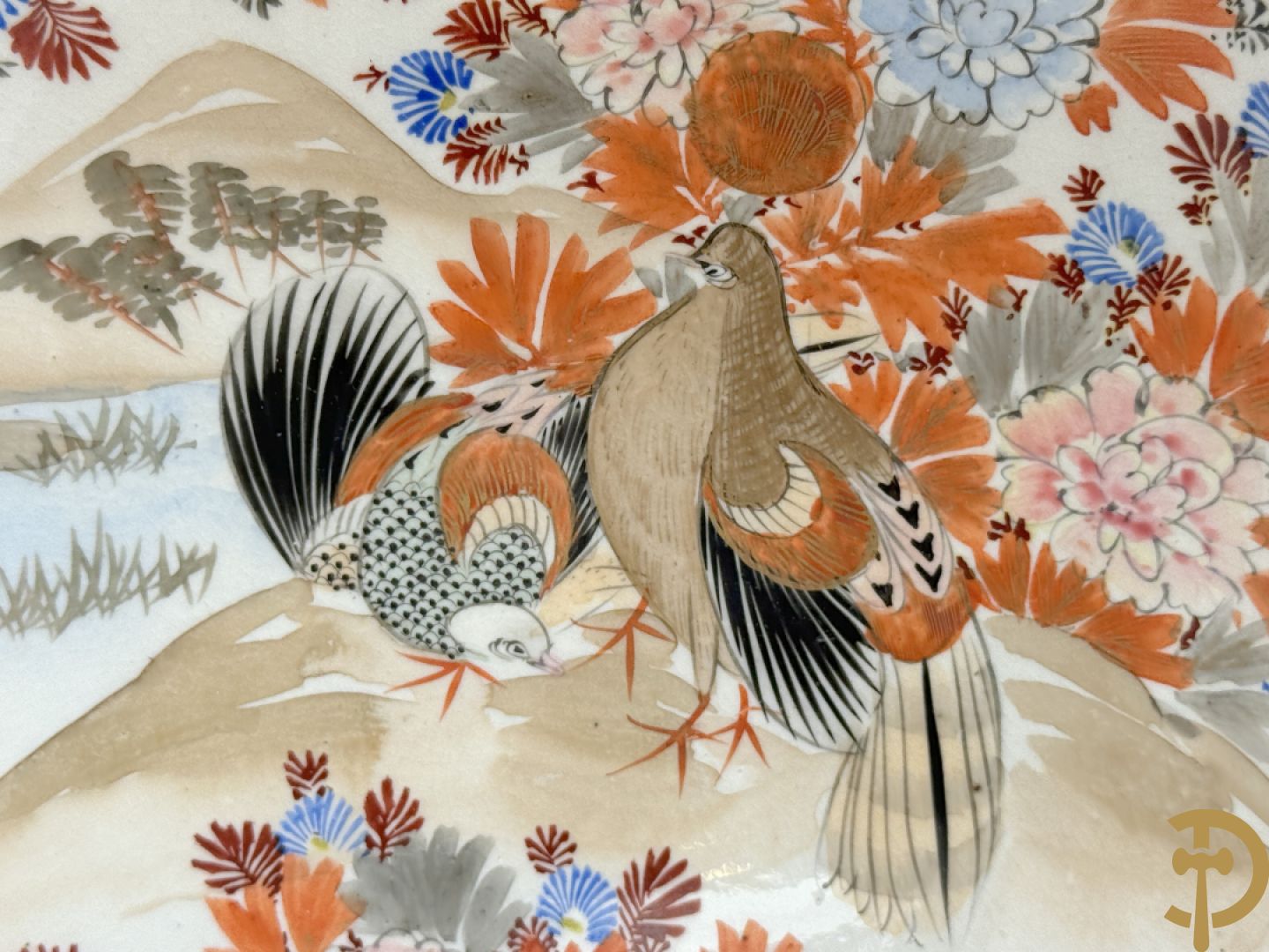 Vijf Chinese porseleinen bordjes met bloemendecor + 3 Japanse bordjes