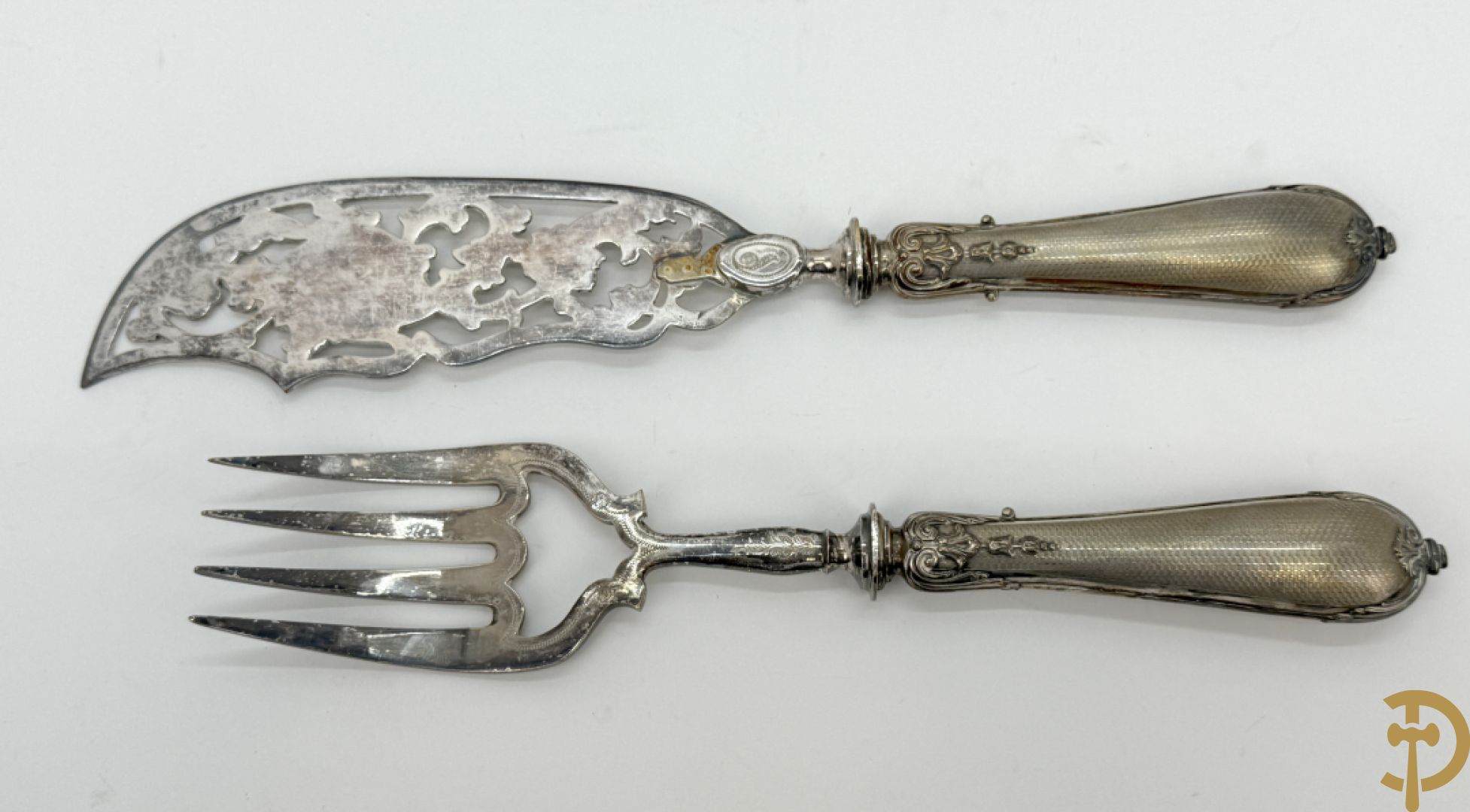 Wildbestek met massief zilveren handvaten en geajoureerd lemmet, Louis XV stijl