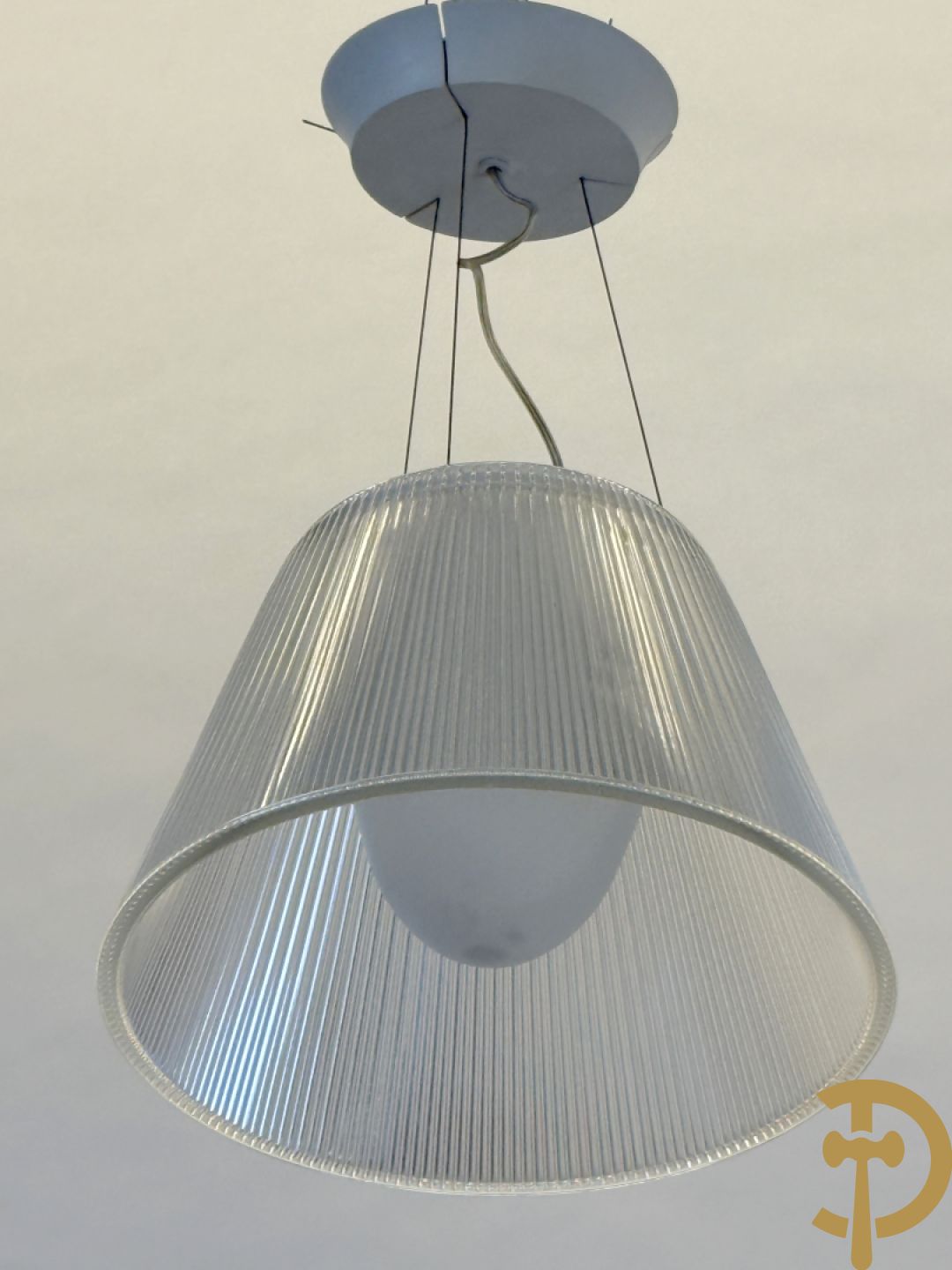Paar Floss Romeo Moon hanglampen, ontworpen door Starck Philippe