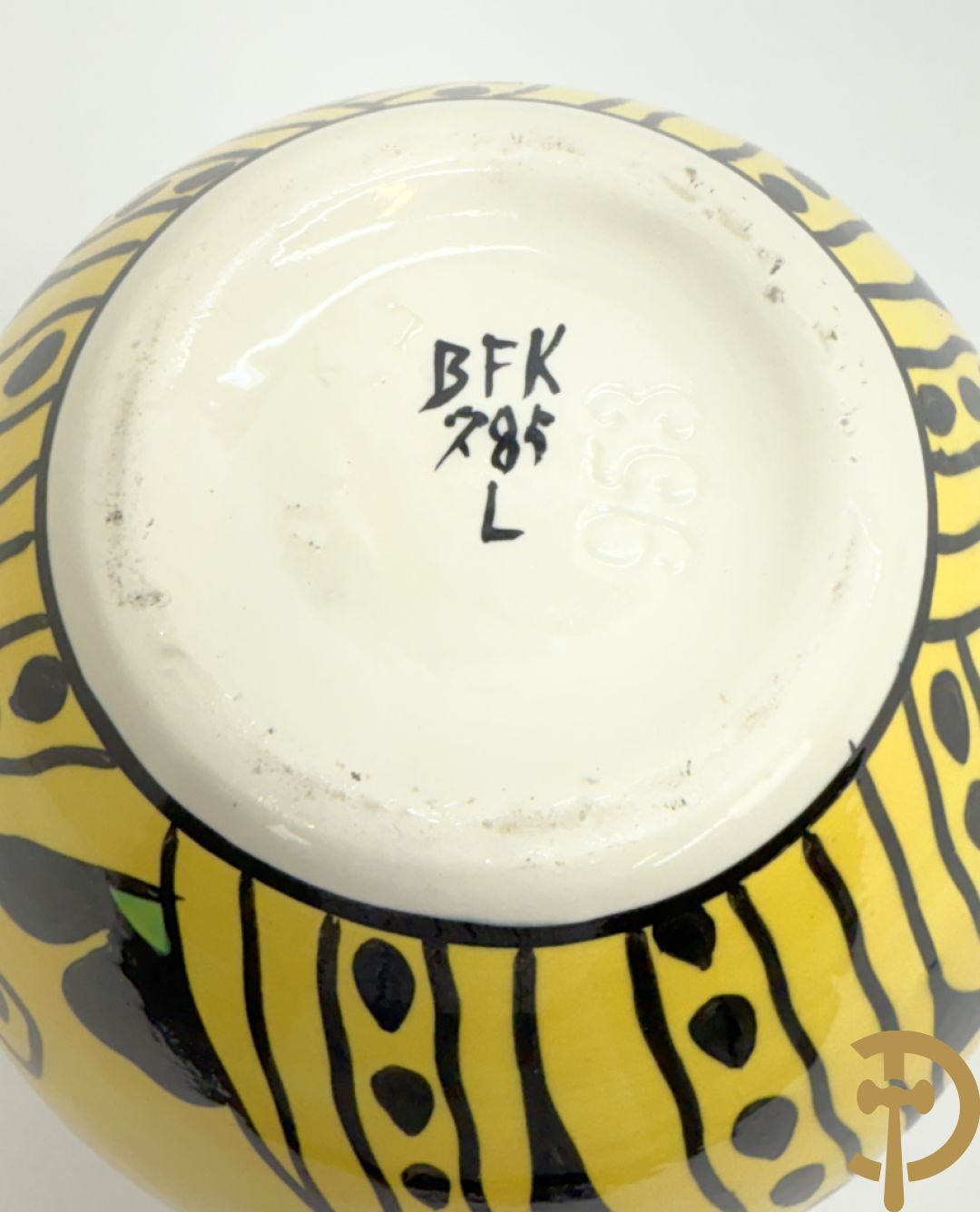 Gele Art Deco vaas met bloemendecor, BFK 785 L getekend