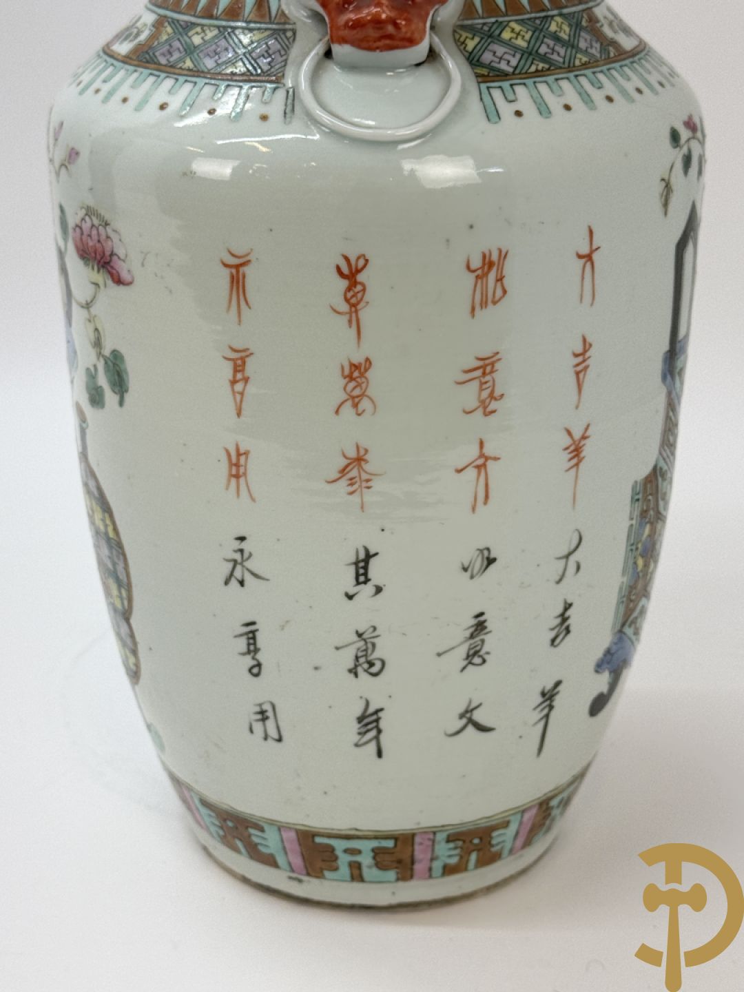Chinese porseleinen vaas met decor van bloemen in bloemenvaas
