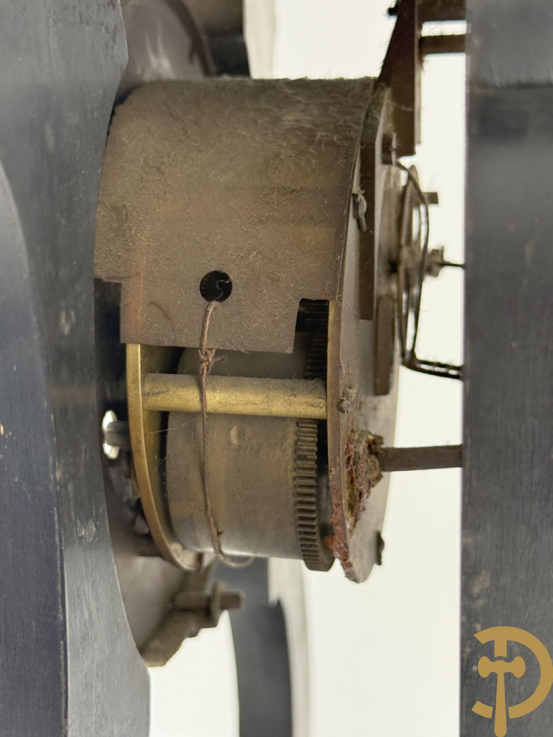 Napoleon III pendule met koper- en parelmoerinleg