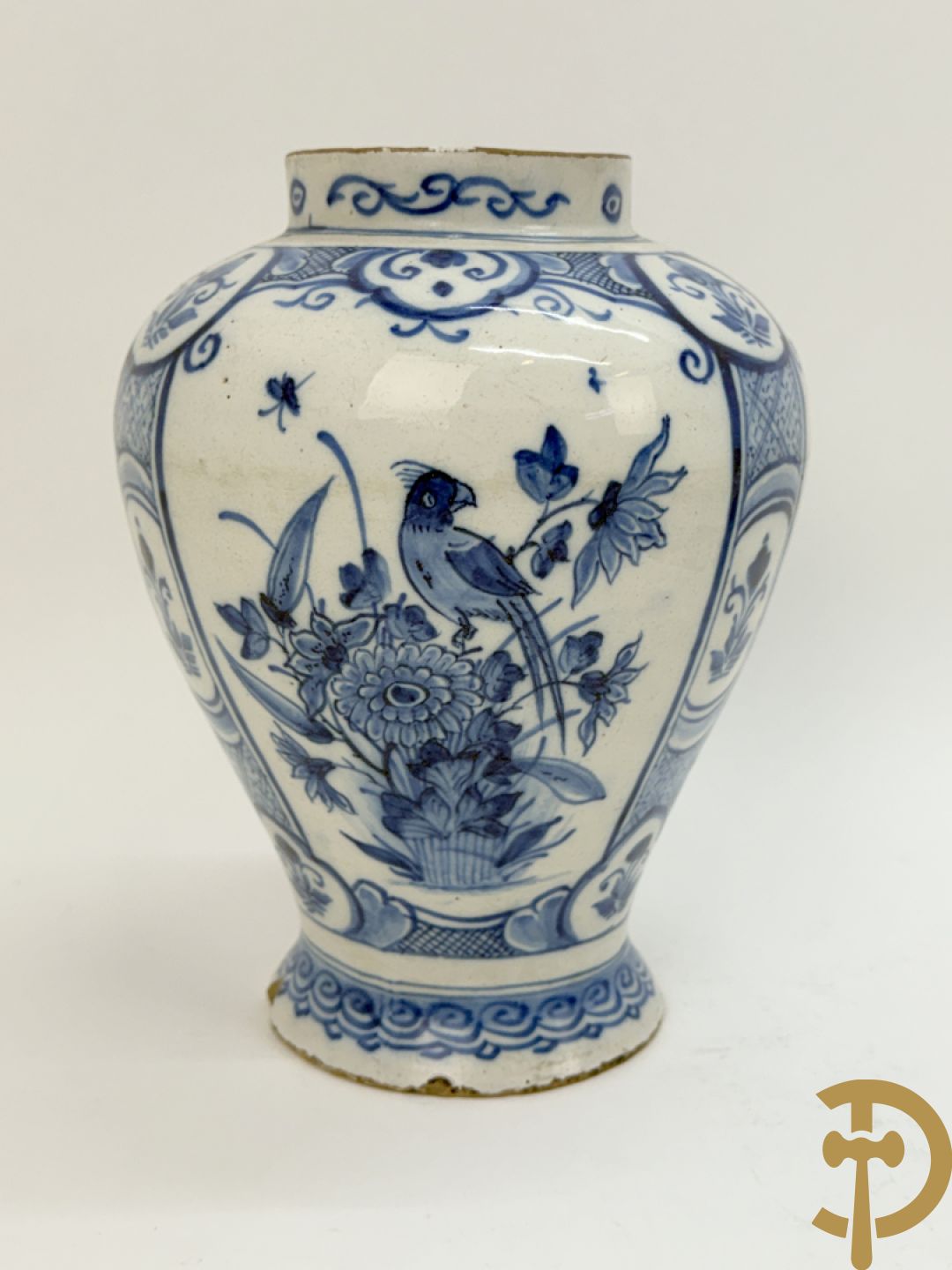 Lot 18e faience tegeltjes w..o. Delfts en Vlaams + Delftse potiche
