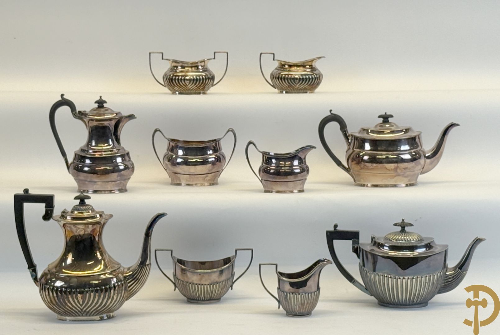 Engelse verzilverde koffie- en theestellen