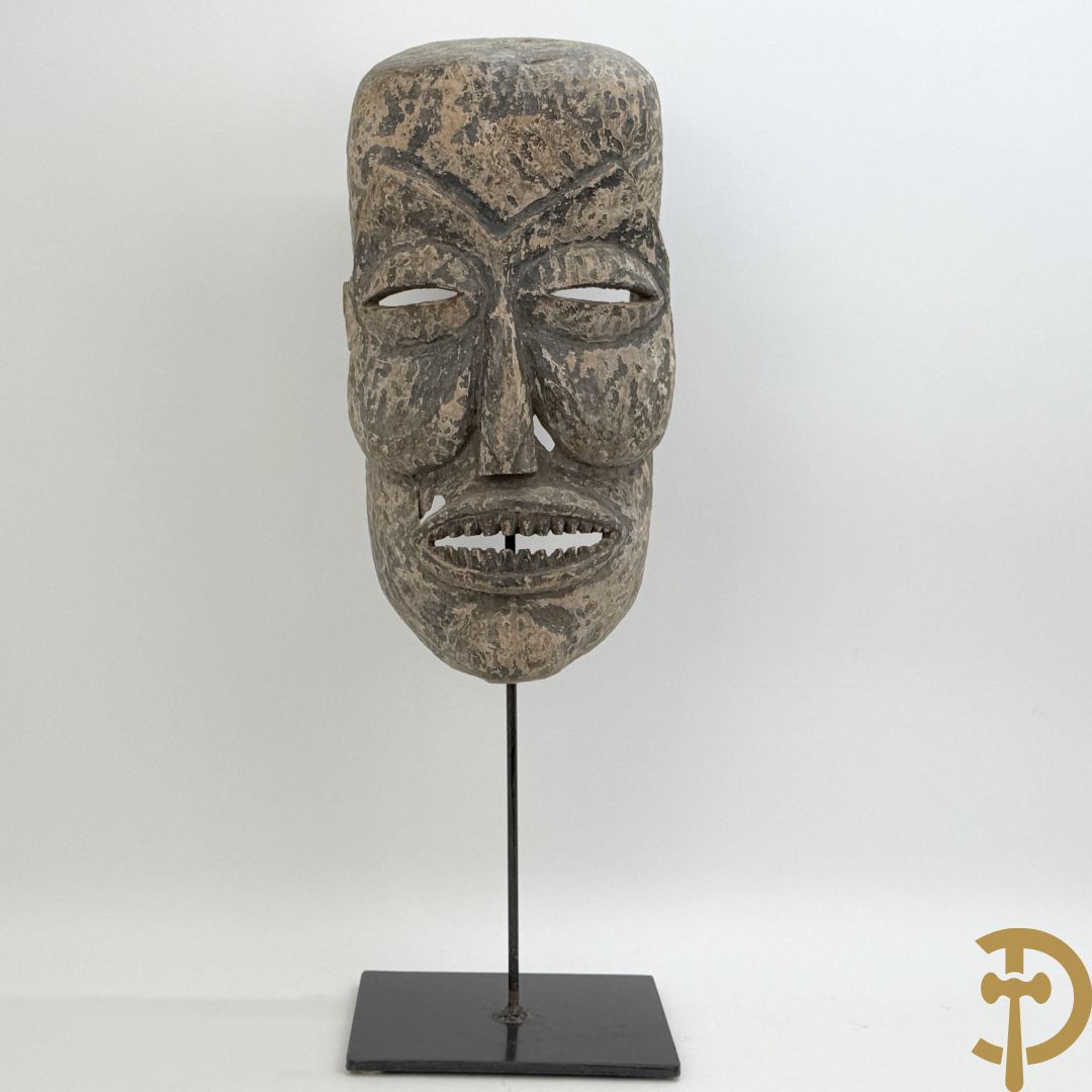 Afrikaans masker met bolle wangen, stam Suku