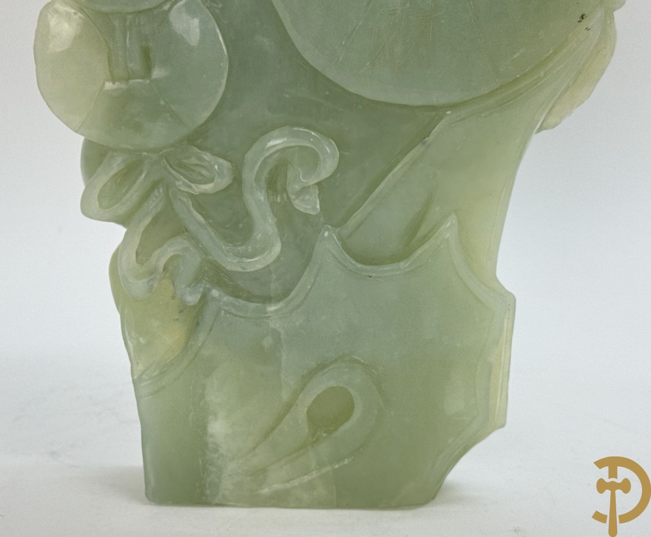 Drie Boedhistische handgesculpteerde stenen wijsgeren in jadeiet en speksteen