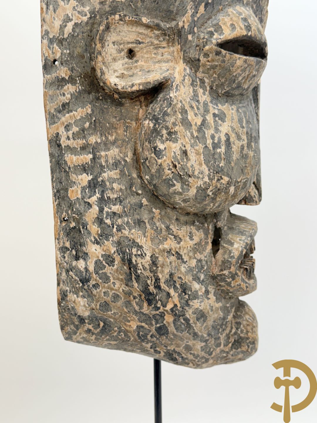 Afrikaans masker met bolle wangen, stam Suku