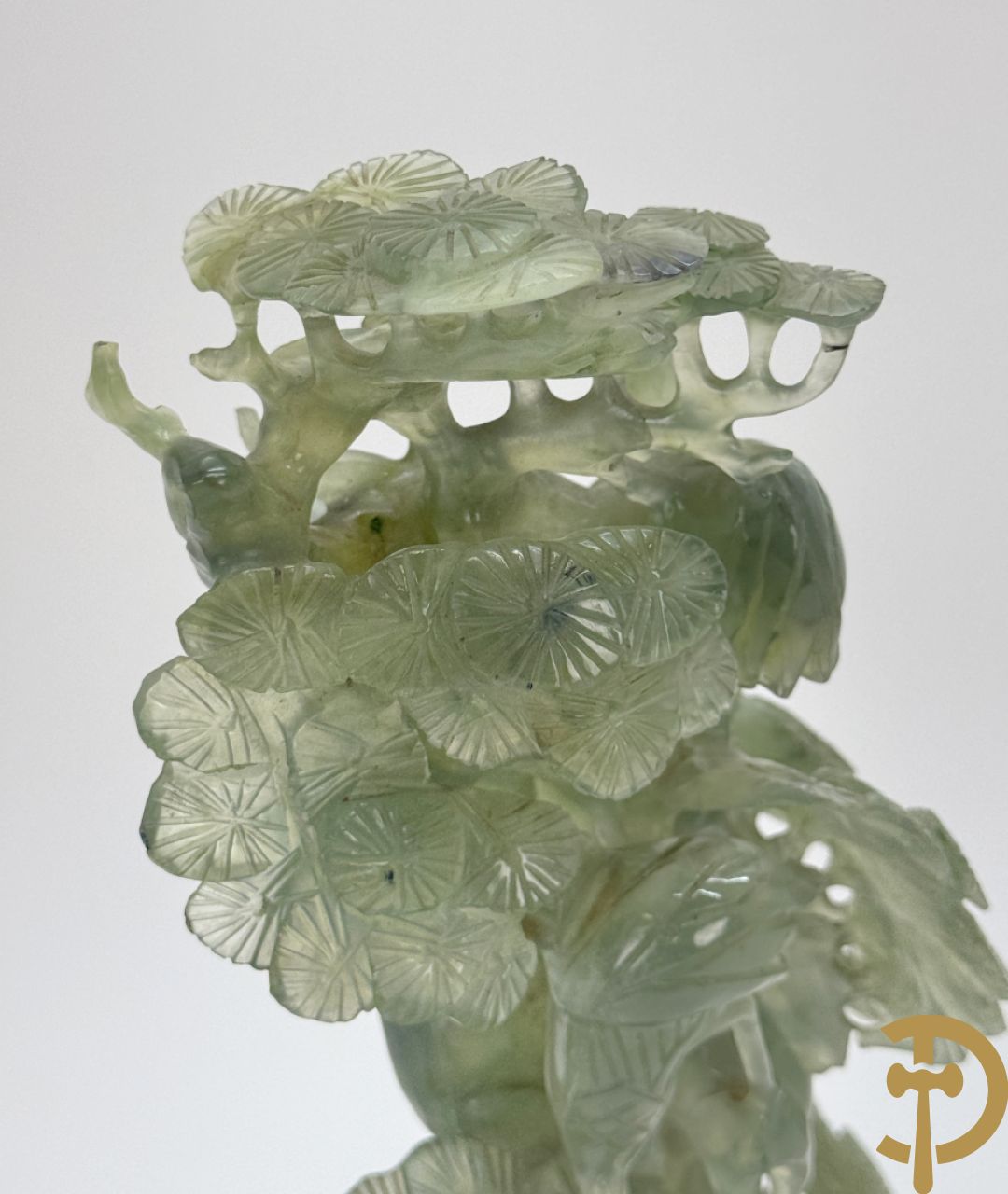Jadeiet sculptuur van boom met vogels + koppel vogels op bloemen in jadeiet + 2 vogels op tak in jadeiet