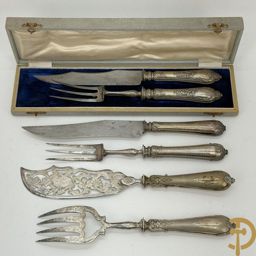 Wildbestek met massief zilveren handvaten en geajoureerd lemmet, Louis XV stijl