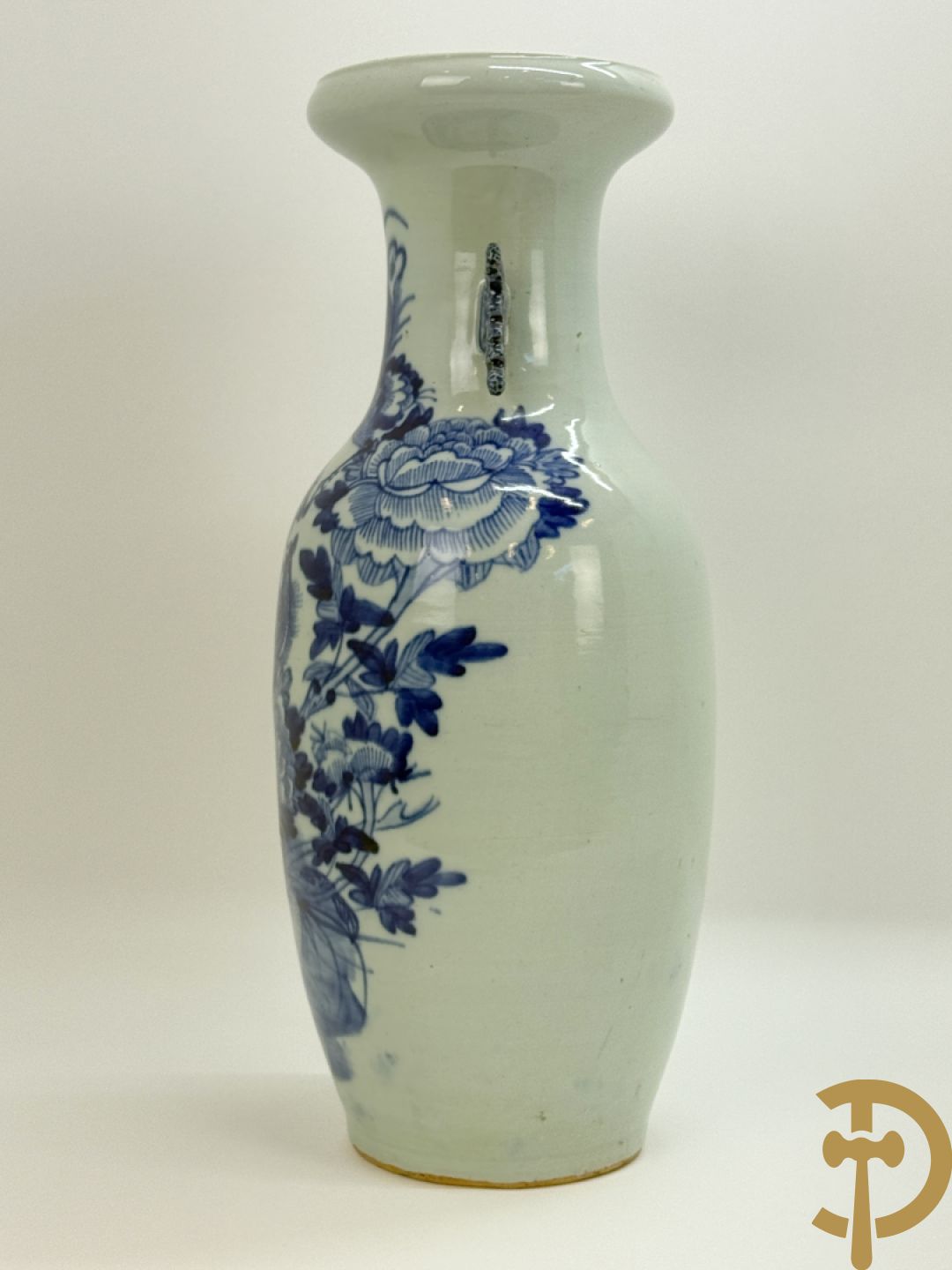 Chinese porseleinen vaas met blauw/wit fenix en bloemendecor