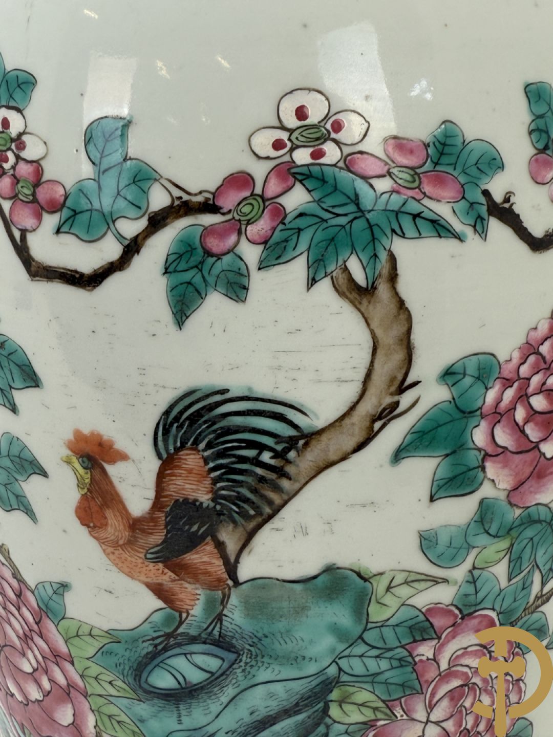 Chinese porseleinen vaas met decor van hanen en bloemen
