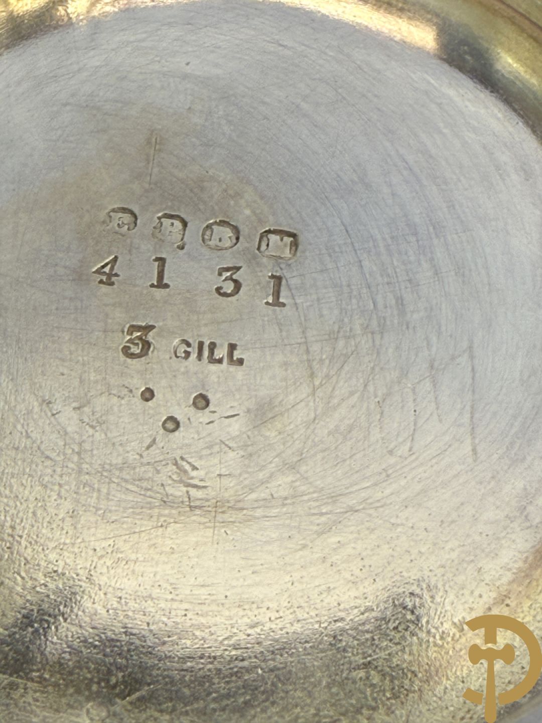 Vijf verzilverde theekannen, 2 verzilverde samovar en verzilverde suikerpot