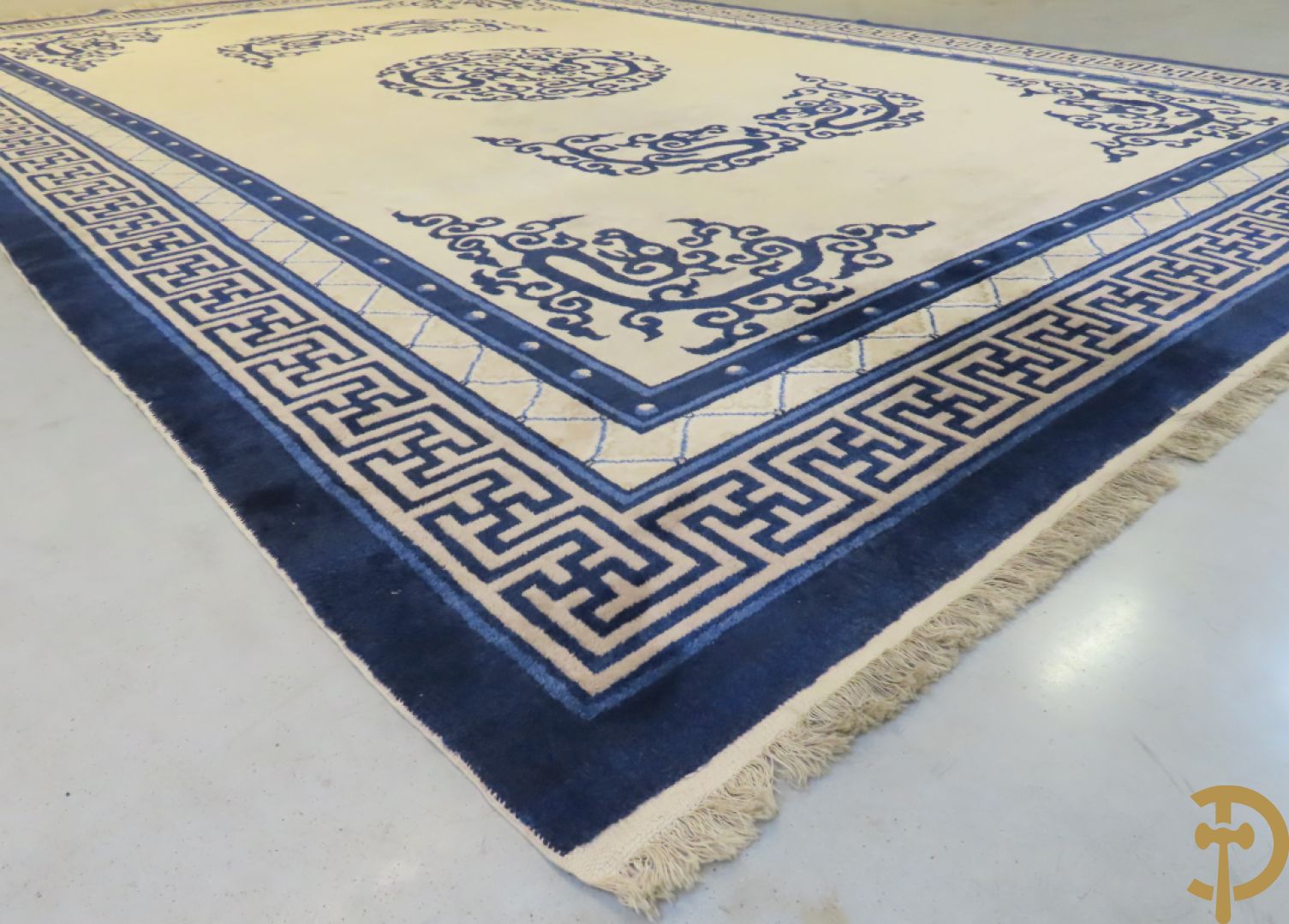 Chinees handgeknoopt tapijt Peking met gestyleerd Aziatisch decor