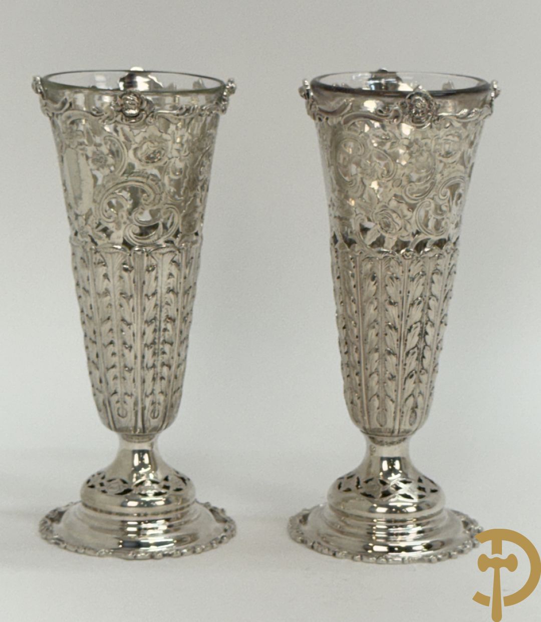 Paar pique fleurs in massief Engels zilver, Londen 1906 en 1908