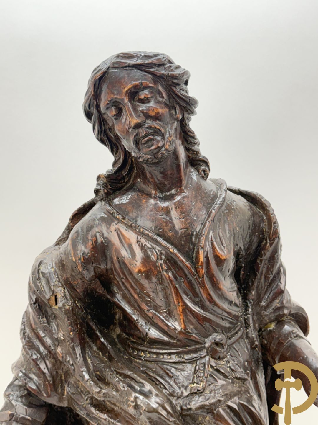 Houtgesculpteerde antieke religieuse voorstelling van evangelist, 18e