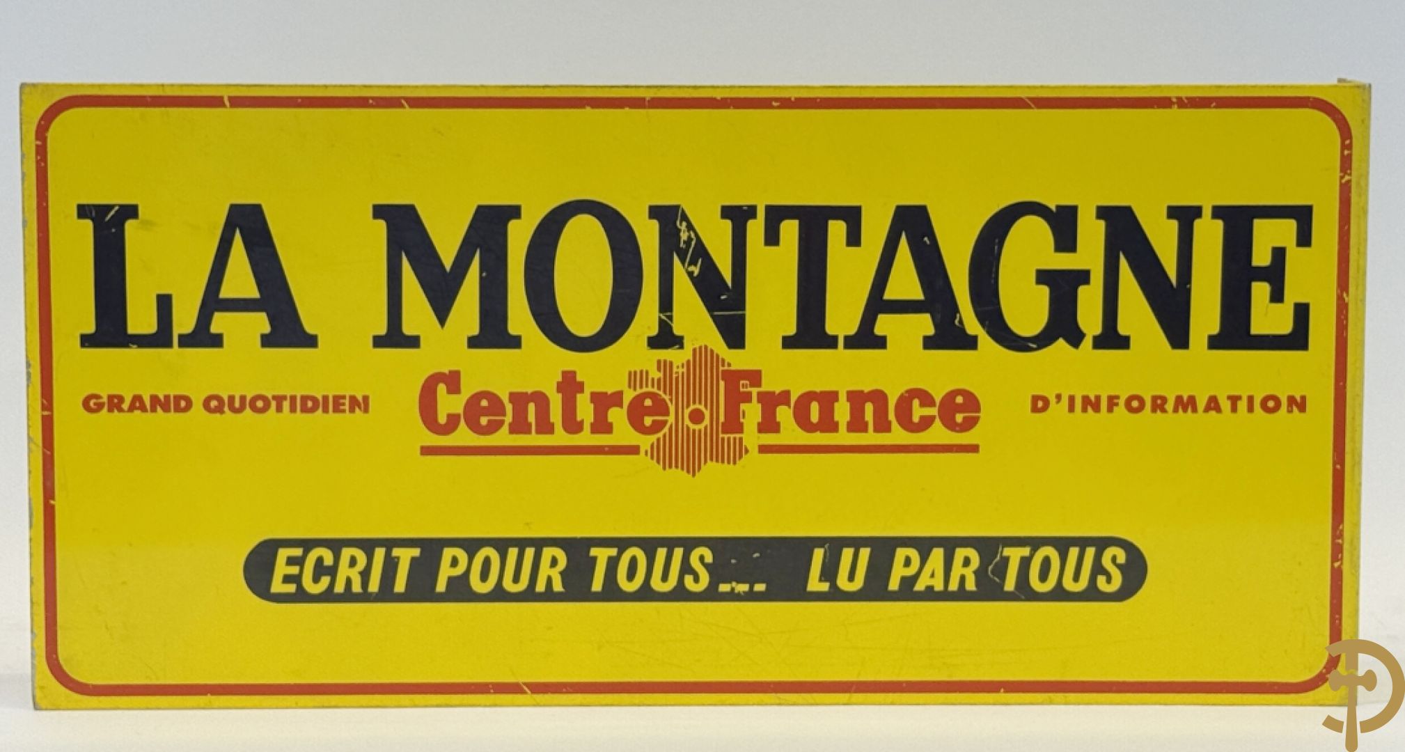 Metalen beschilderd reclamepaneel La Montagne, double face