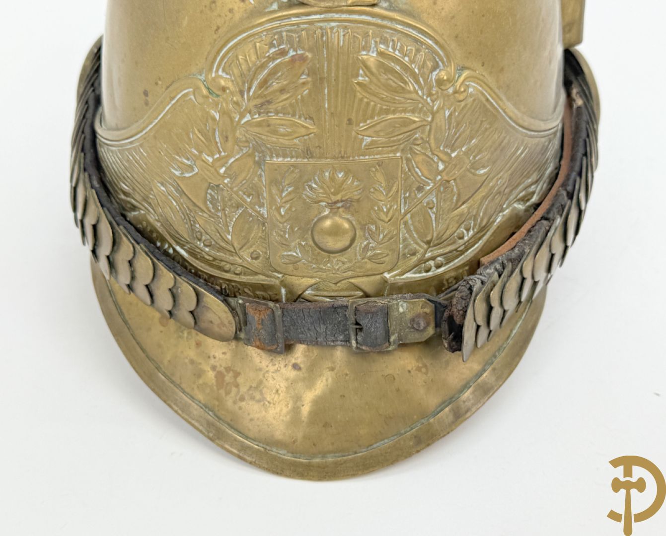 Vier koperen Franse pompierhelmen, model 1880