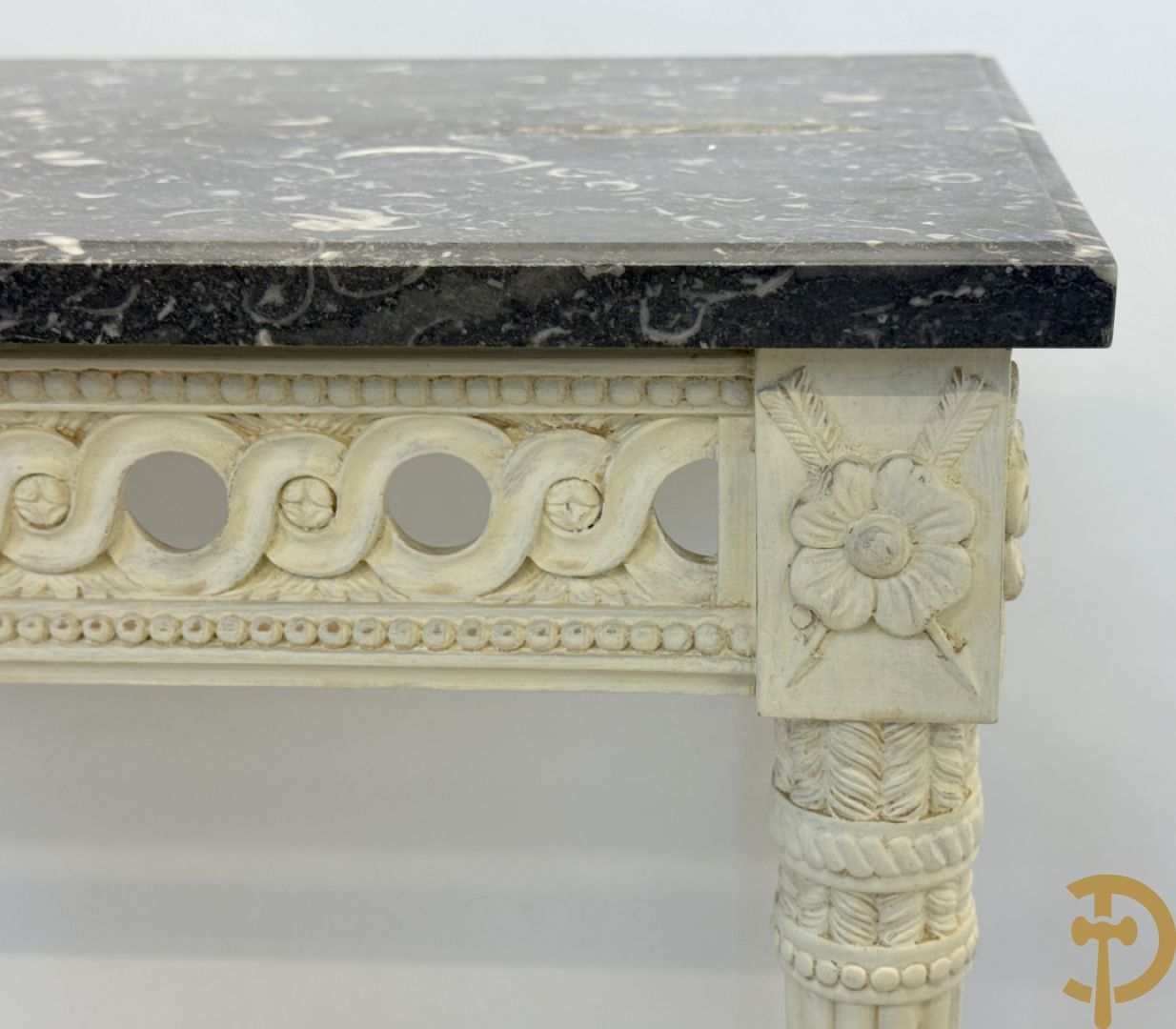 Houtgesculpteerde en gepolychromeerde Louis XVI console met grijs marmeren blad