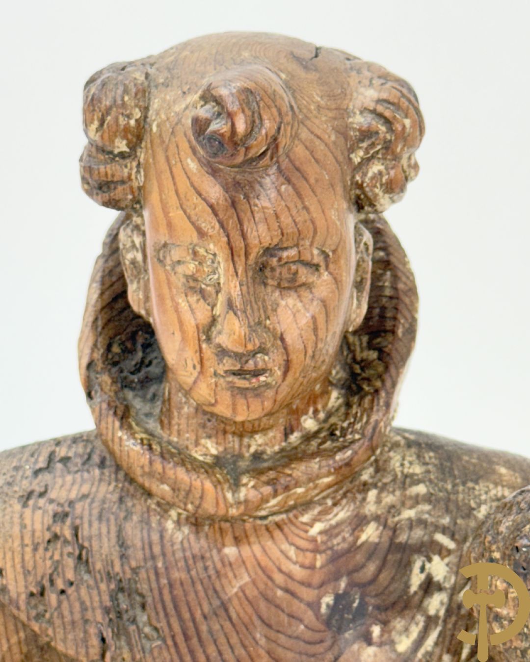 Houtsculptuur van een Heilige met kind