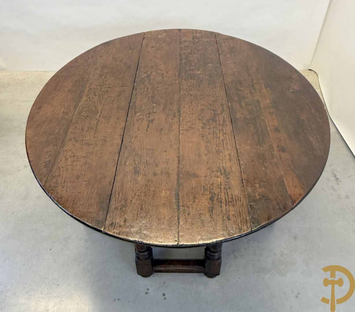 Grote massief eiken openklapbare gatelegg tafel + 6 Engelse eiken stoelen met lederen zitting