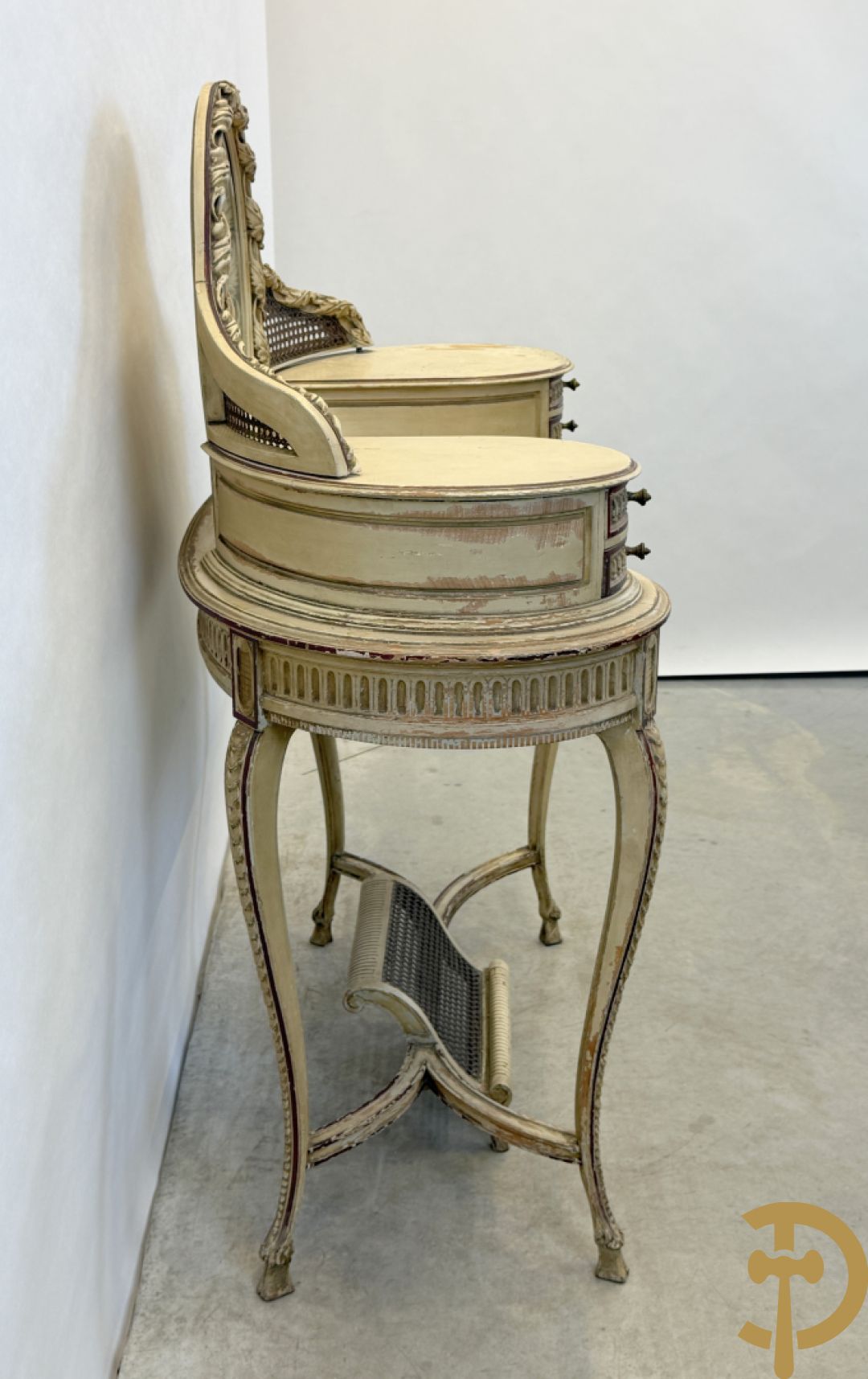 Gepatineerde damesopschiktafel met 5 lades en ovale spiegel, Louis XVI stijl