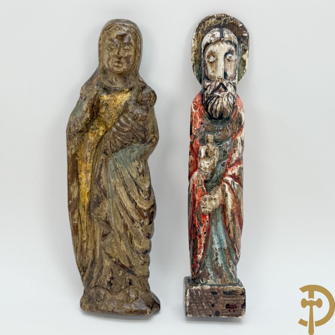 Houtgesculpteerde en vergulde Madonna met kind + gepolychromeerde houten Christusfiguur