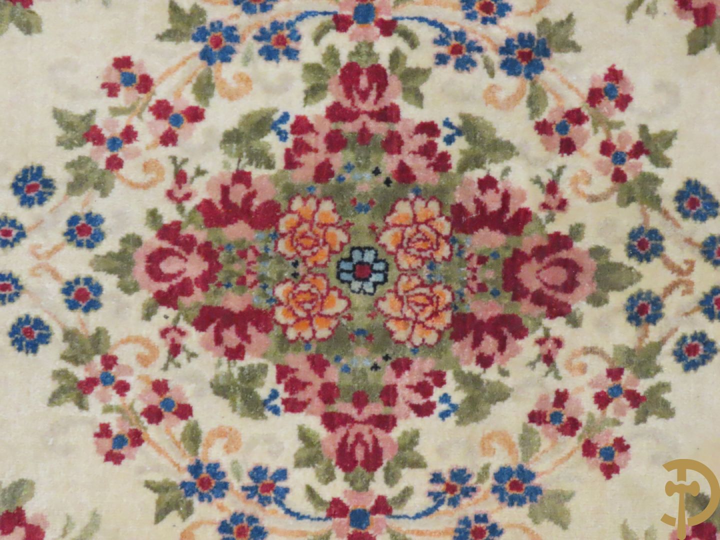 Perzische handgeknoopte loper met geometrische patronen + Perzissch handgeknoopt tapijt Senneh + Oosters handgeknoopt tapijt met bloemendecor + bidtapijtje