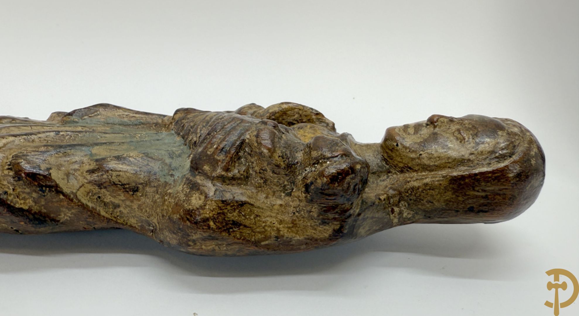Houtgesculpteerde en vergulde Madonna met kind + gepolychromeerde houten Christusfiguur
