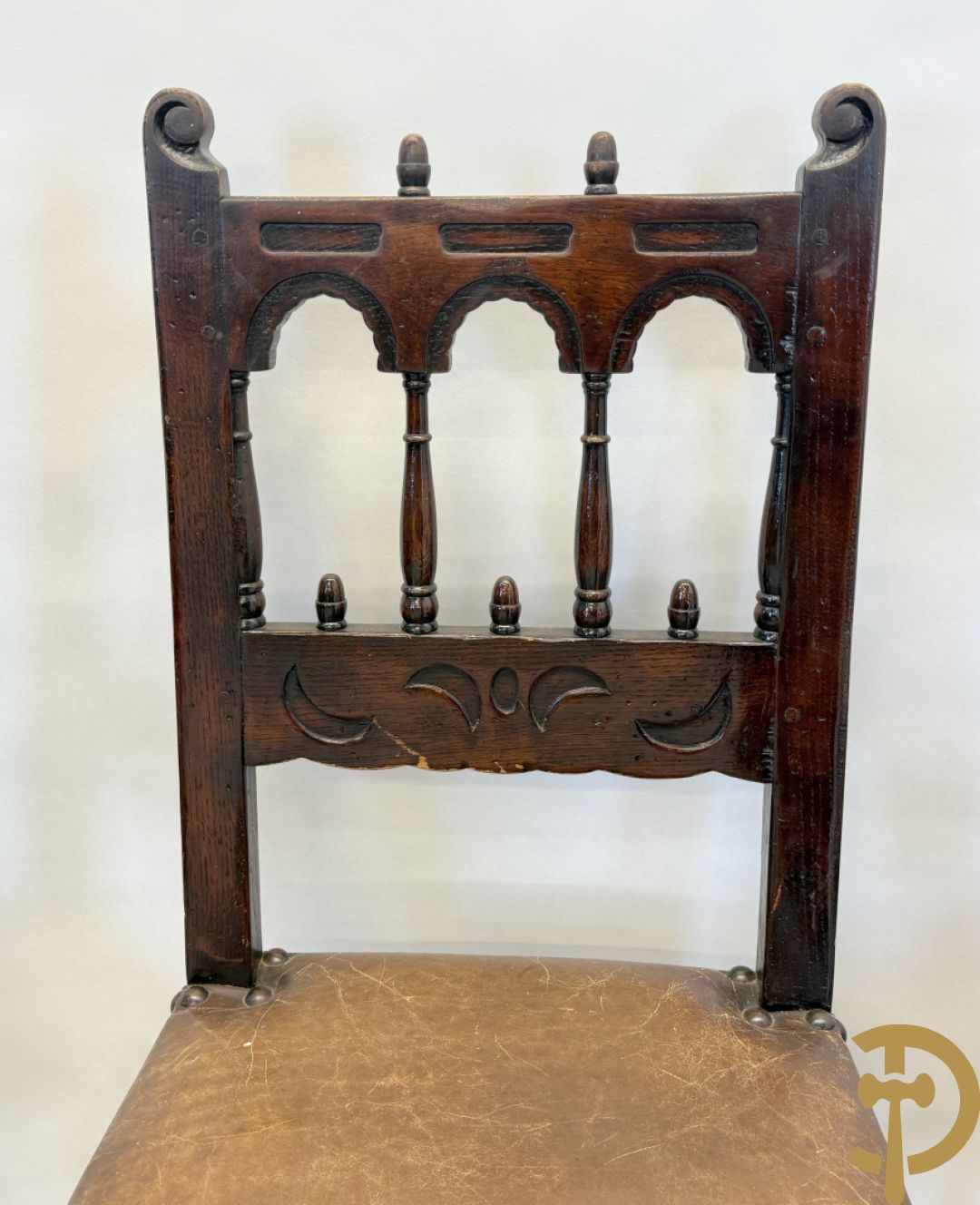 Grote massief eiken openklapbare gatelegg tafel + 6 Engelse eiken stoelen met lederen zitting