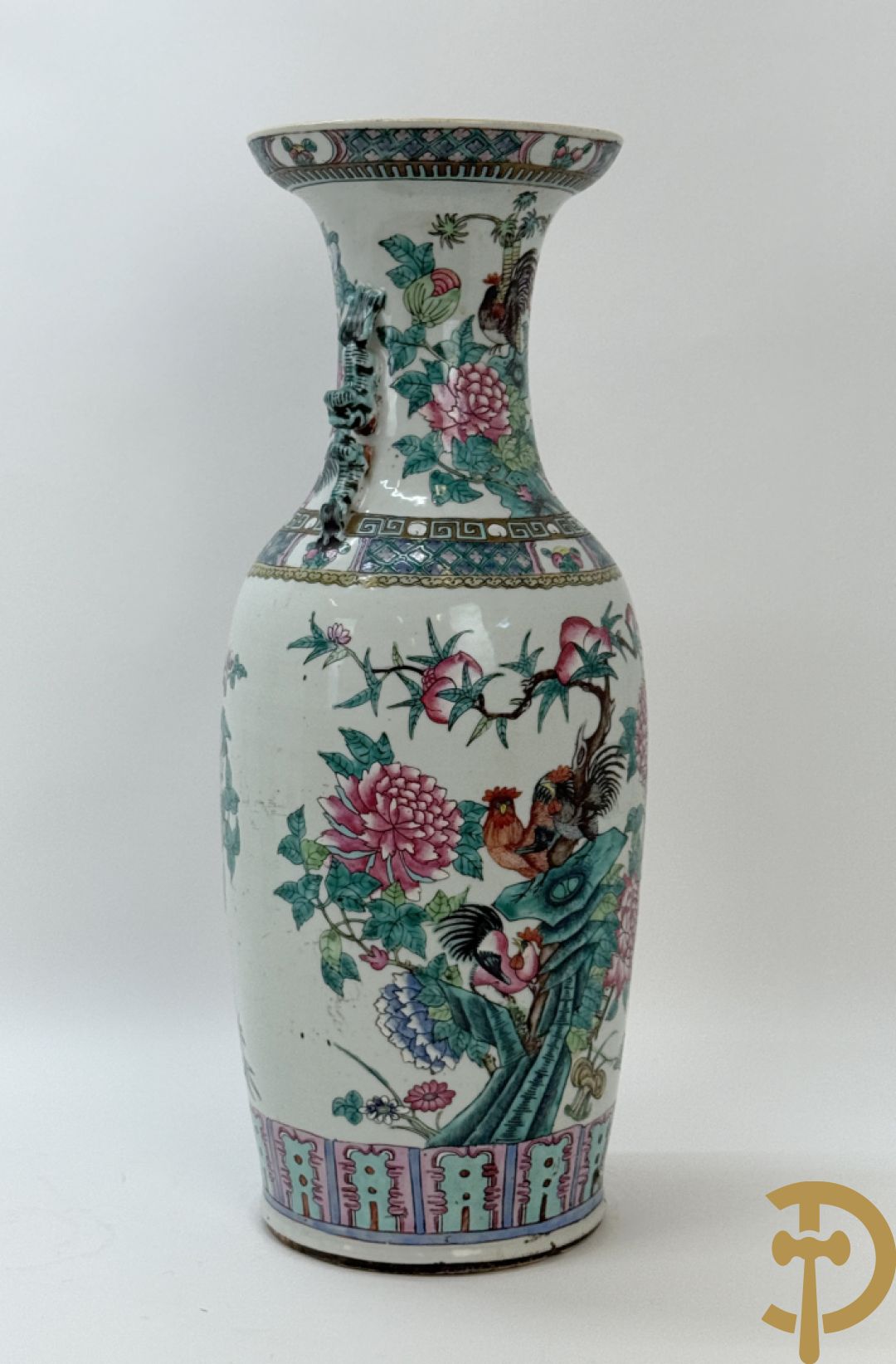Chinese porseleinen vaas met decor van hanen en bloemen
