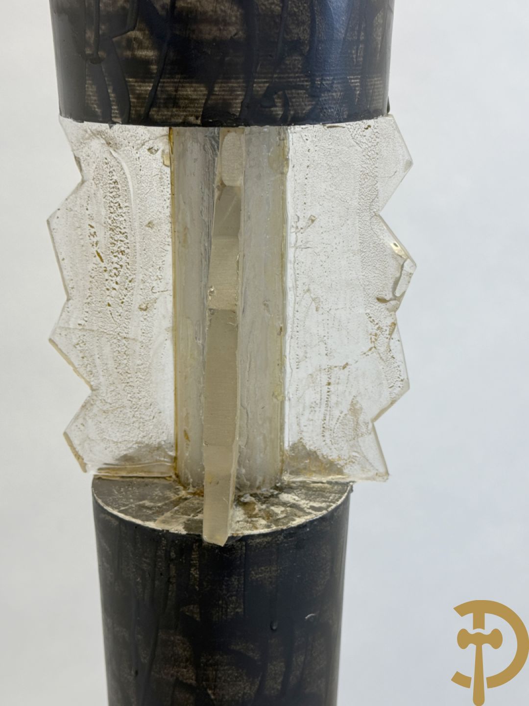Gepatineerde staande lampadaire met plexi ornament