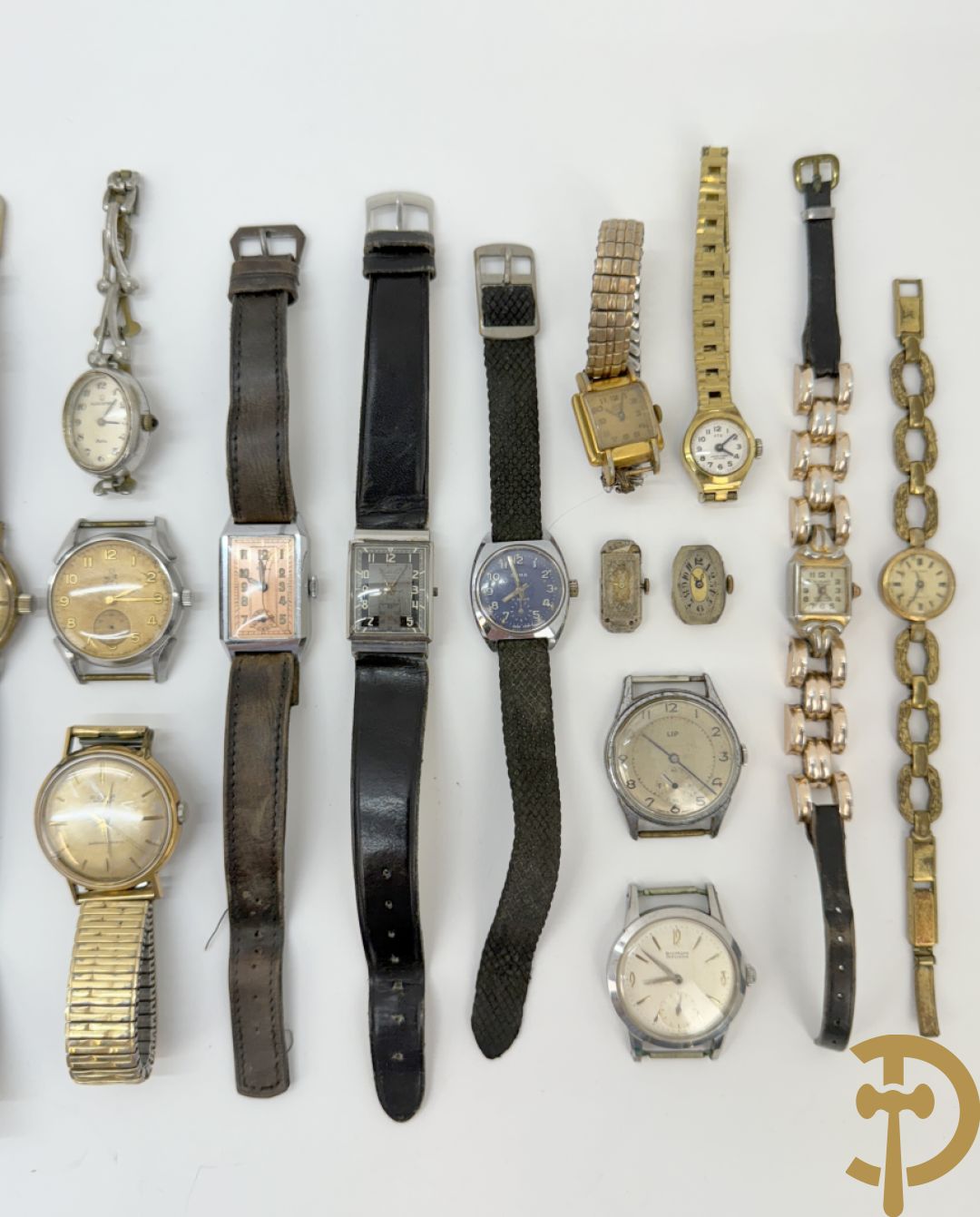 Zeventien vintage dames- en heren polsbandhorloges + 2 binnenwerken