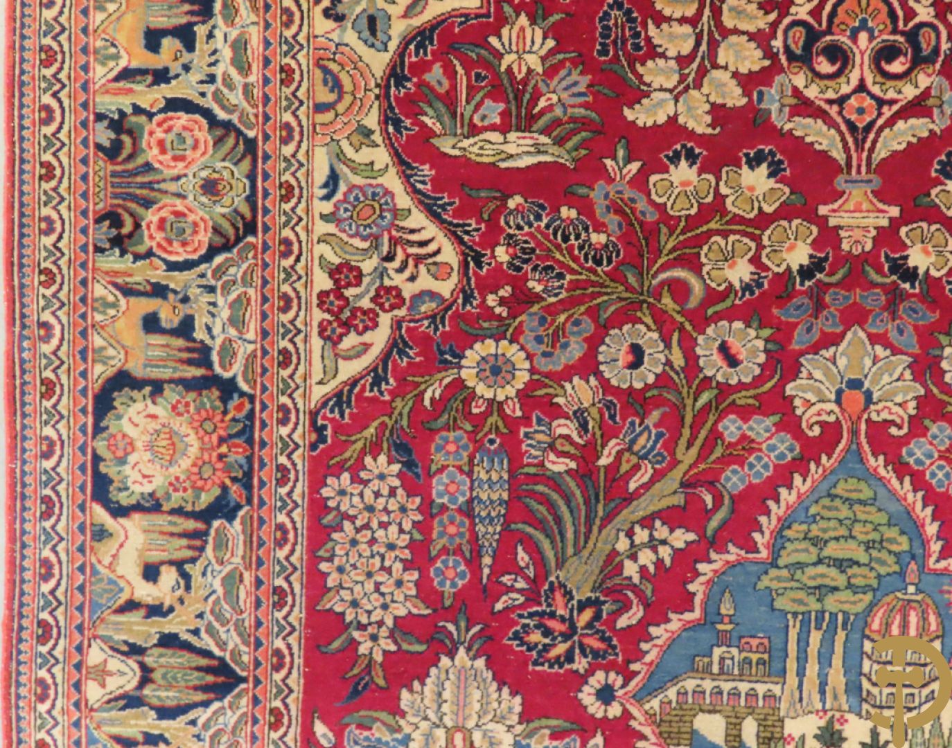 Antiek oosters handgeknoopt tapijt met gebouwen en bloemendecor